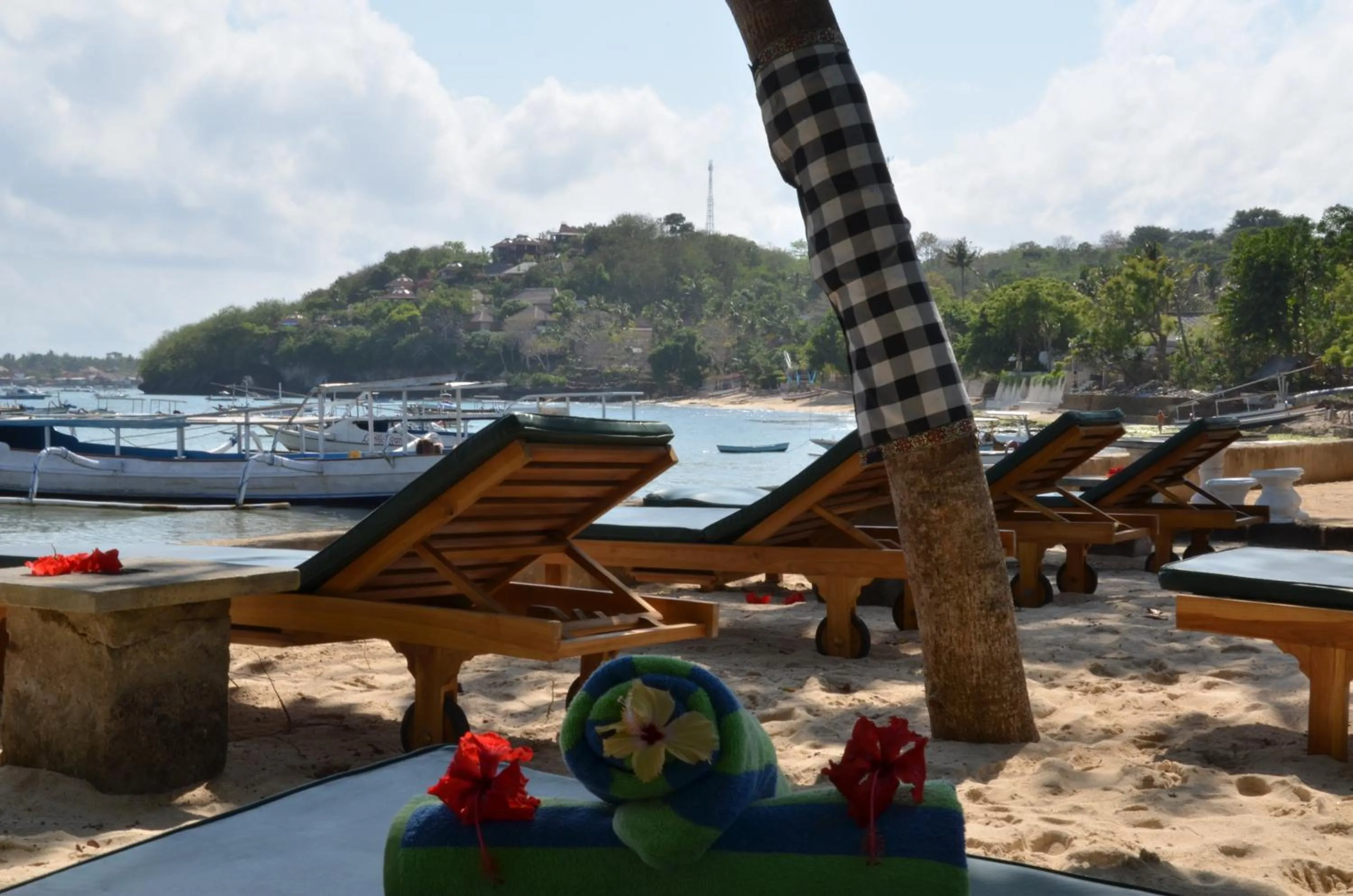 Day in Tamarind Beach Bungalow