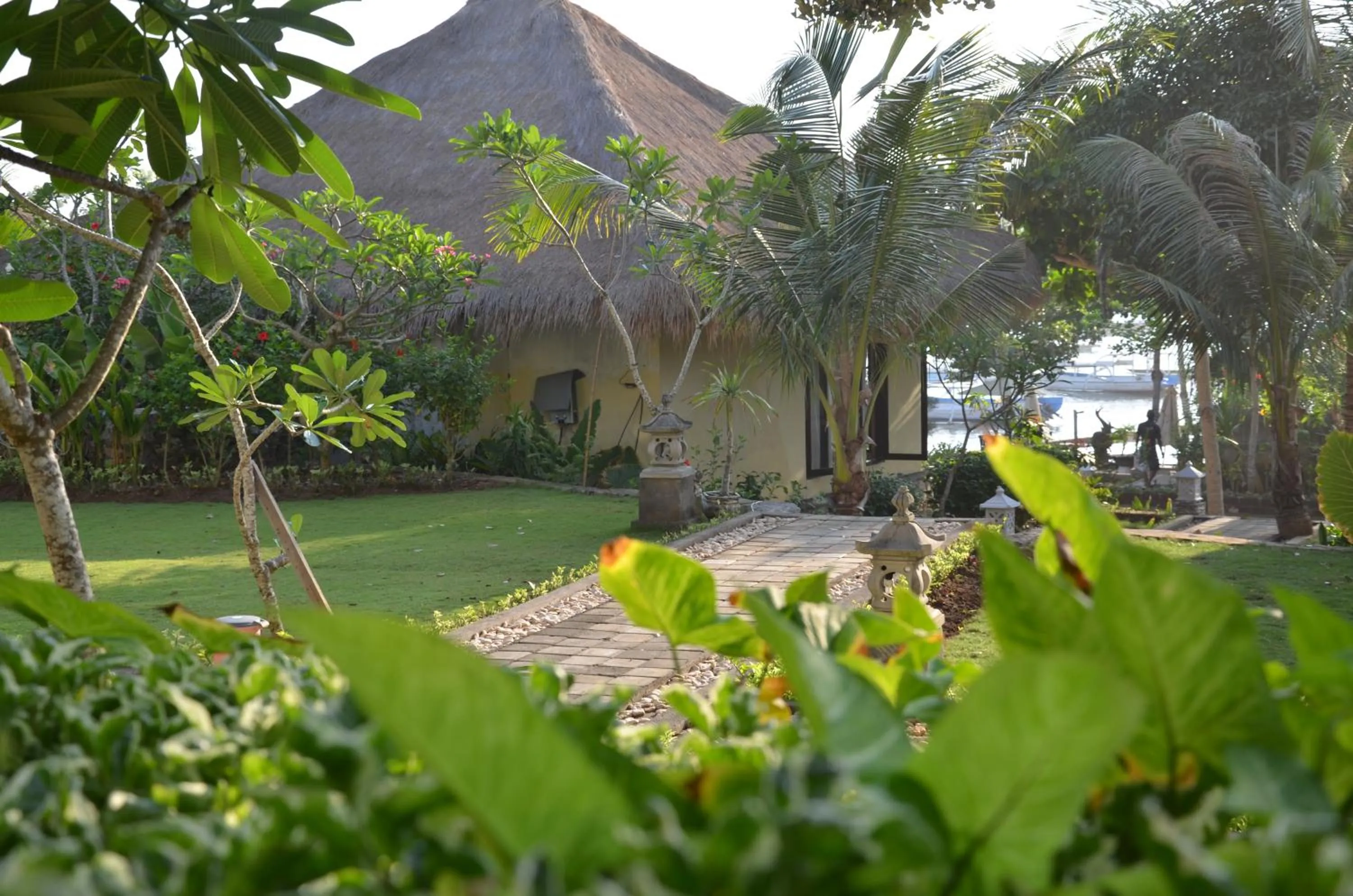 Garden in Tamarind Beach Bungalow