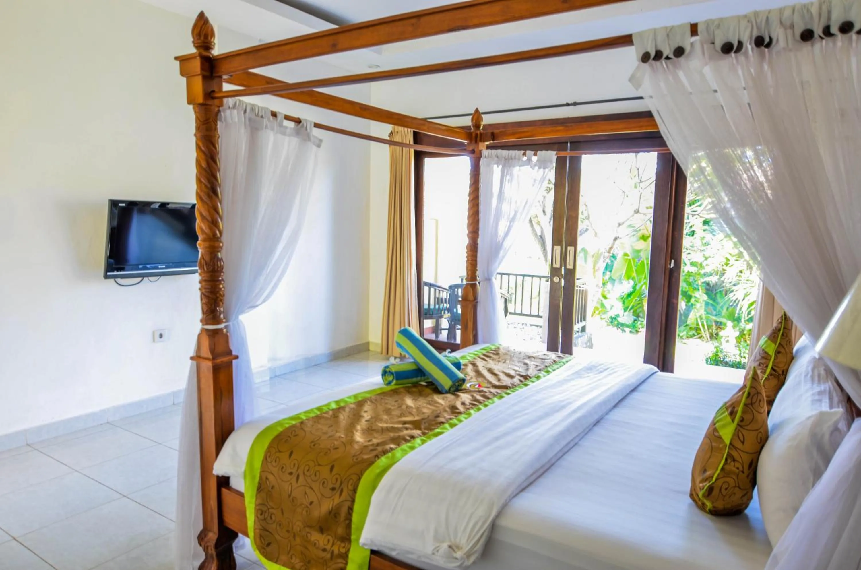 Bedroom, Bed in Tamarind Beach Bungalow