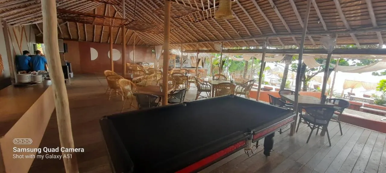 Restaurant/places to eat in SinQ Beach Morjim