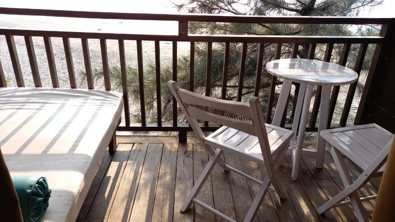 Sea view in SinQ Beach Morjim