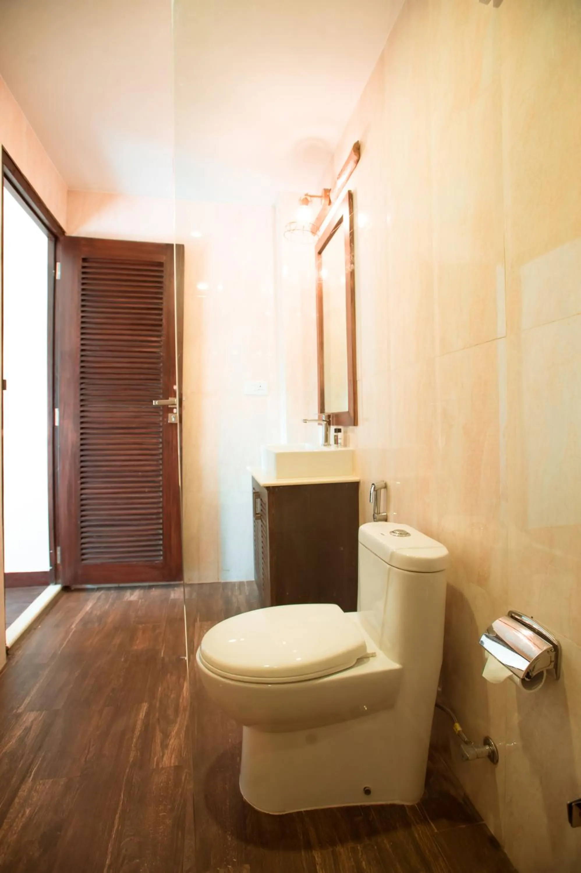 Bathroom in SinQ Beach Morjim