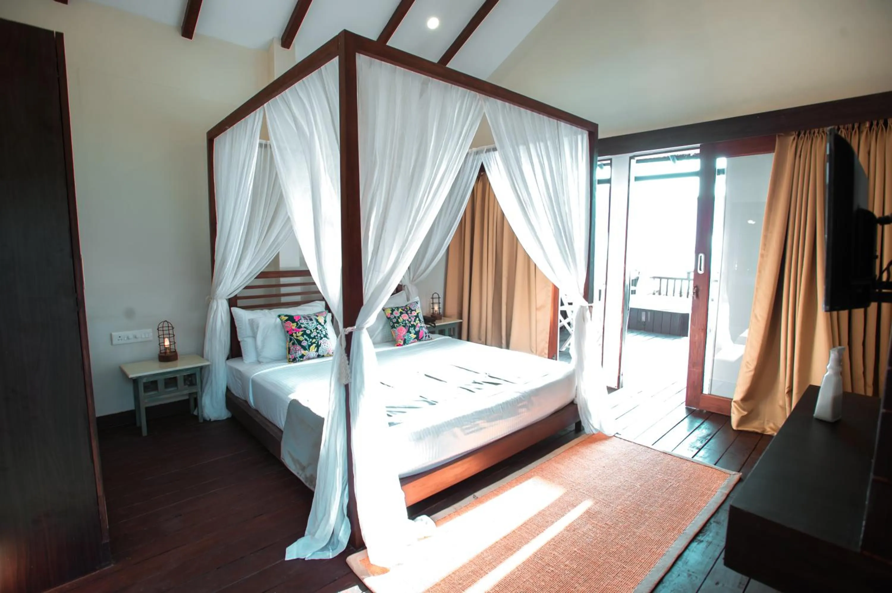 Bedroom, Bed in SinQ Beach Morjim