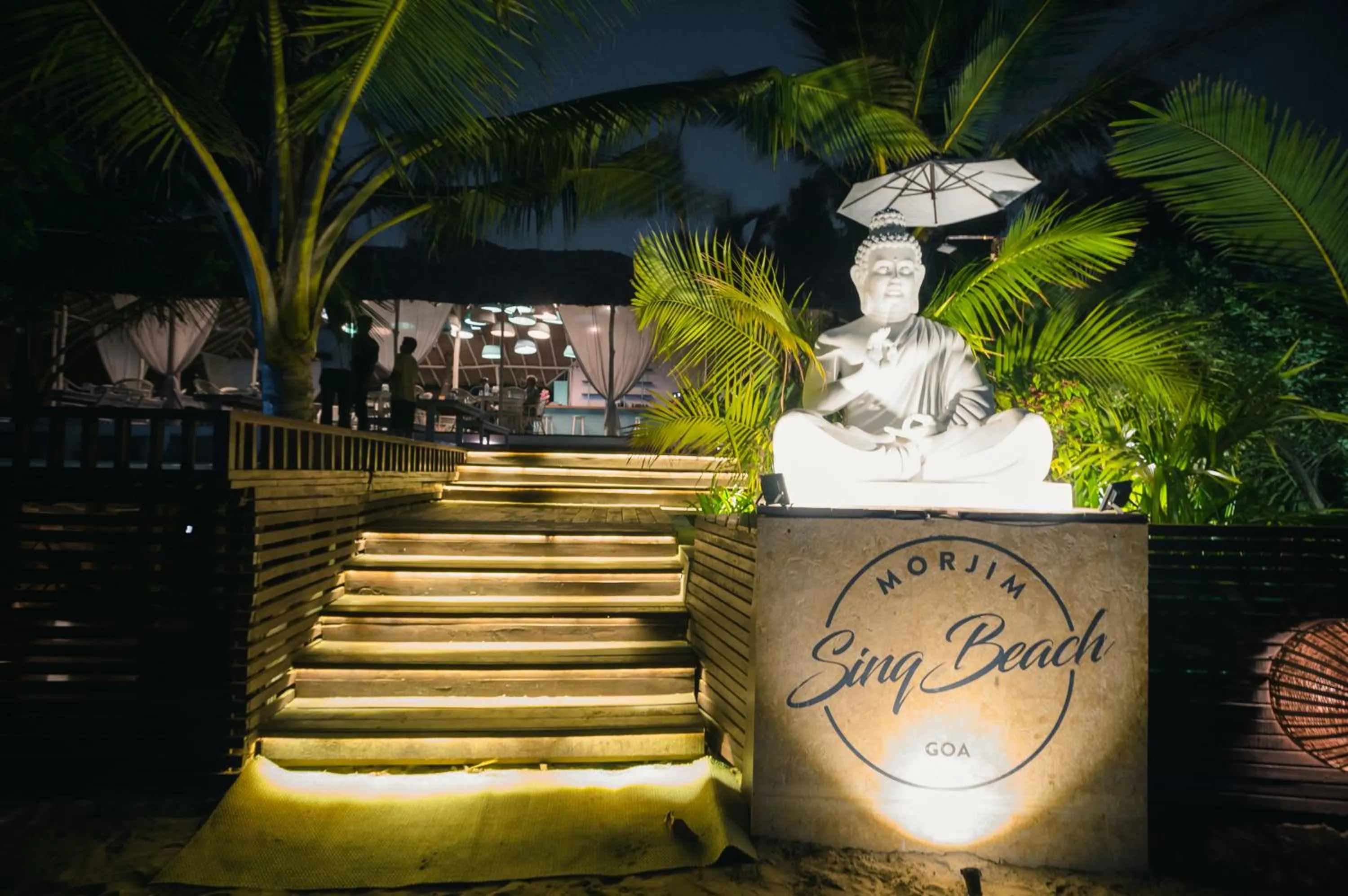 Night in SinQ Beach Morjim