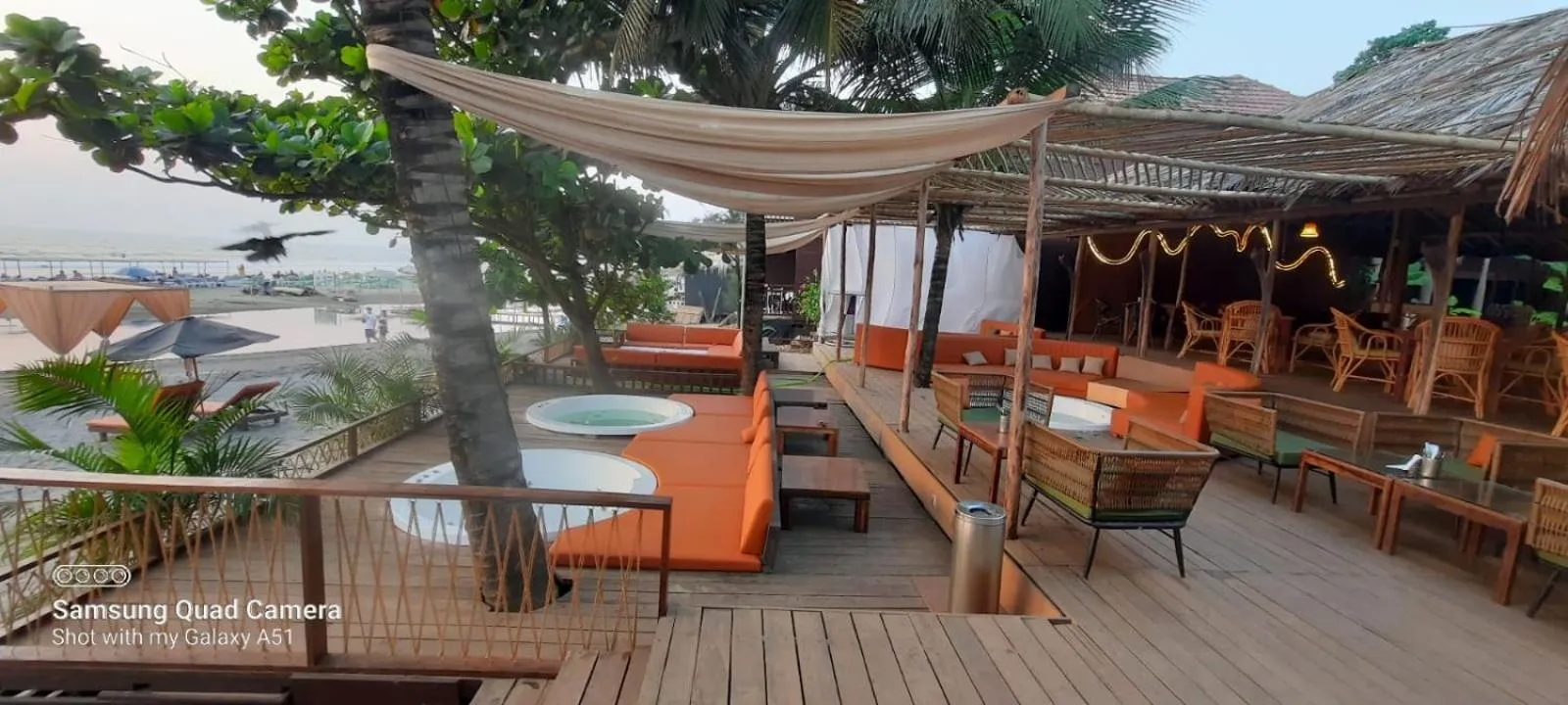 Restaurant/places to eat in SinQ Beach Morjim