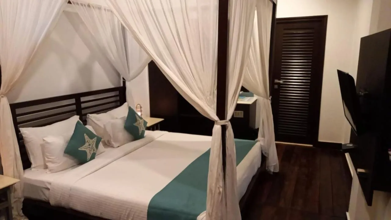 Bedroom, Bed in SinQ Beach Morjim