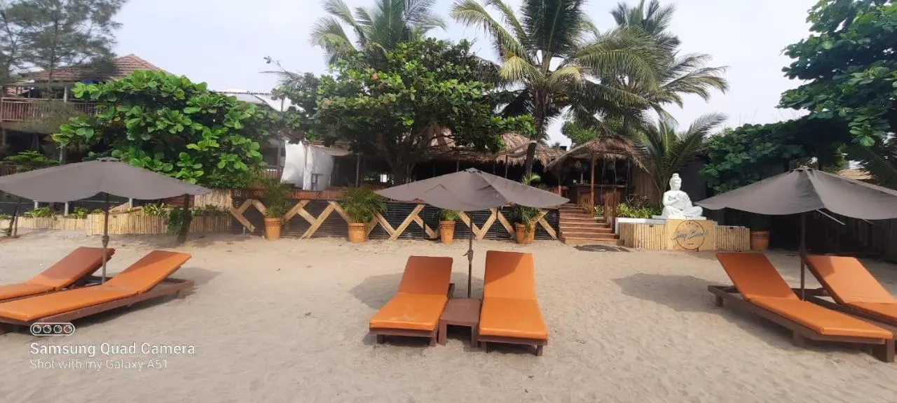 Summer in SinQ Beach Morjim