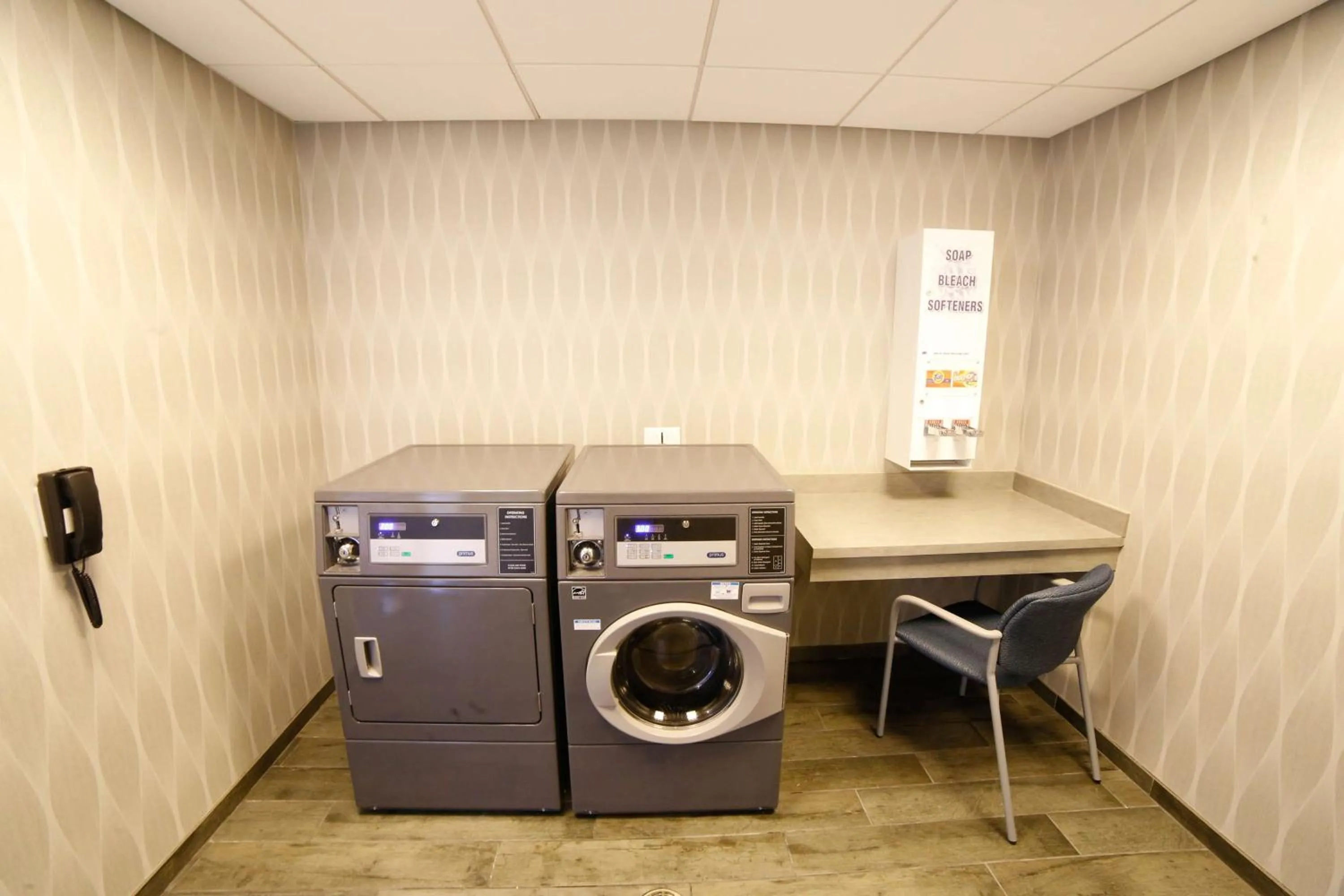 Property building in Hampton Inn & Suites Forest City