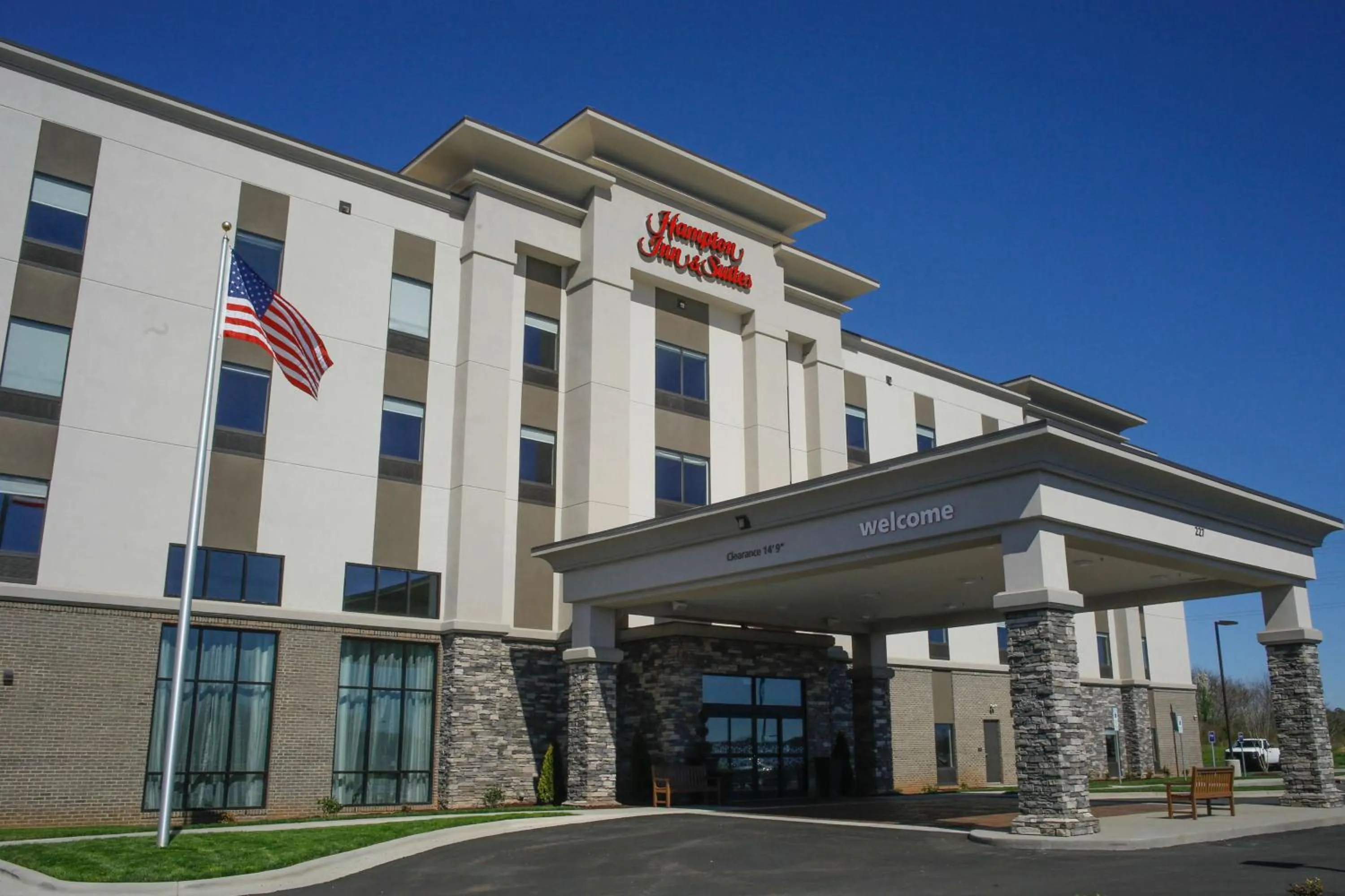 Property building in Hampton Inn & Suites Forest City