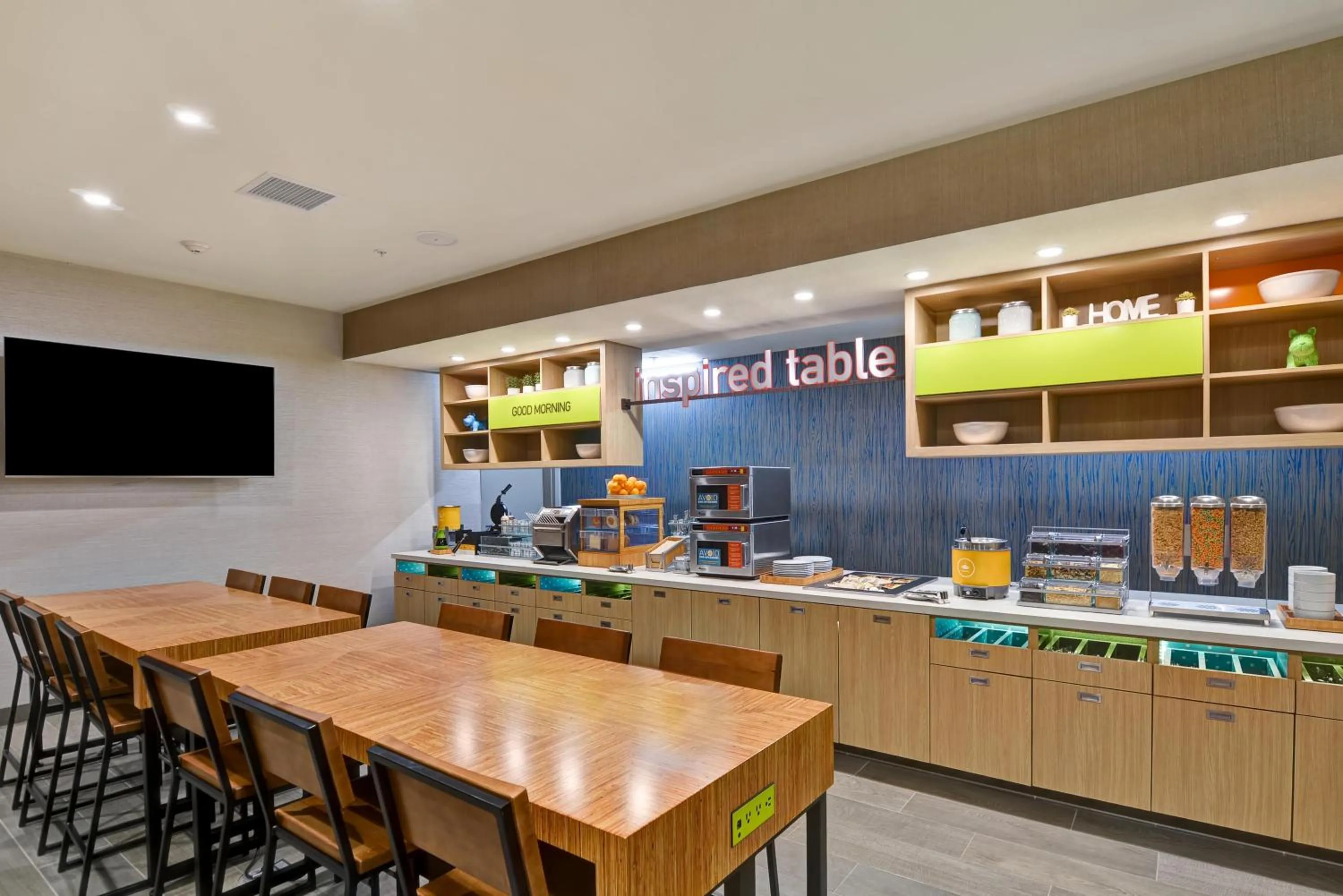 Restaurant/places to eat in Home2 Suites By Hilton Palmdale