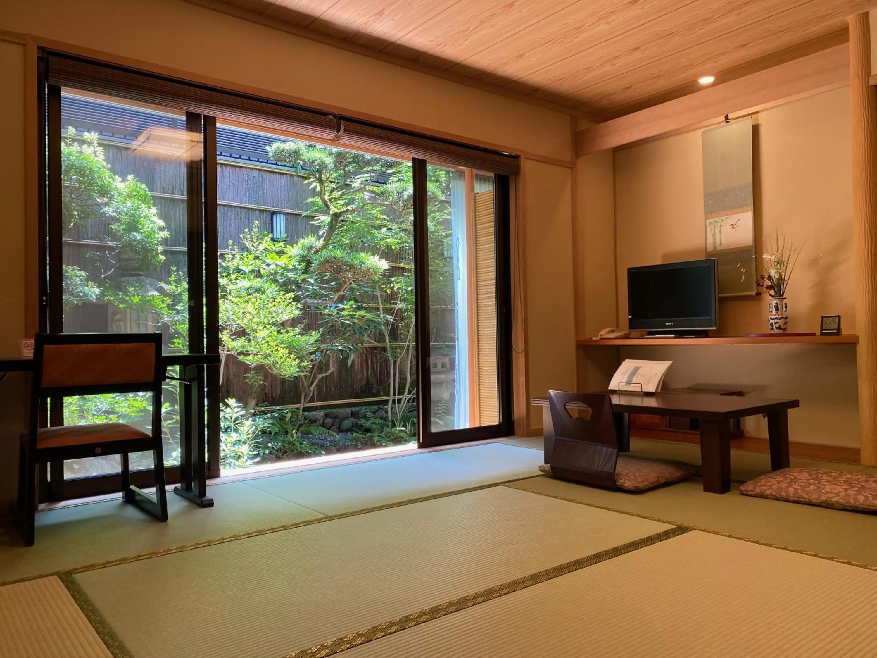 Photo of the whole room in Ryokan Sawaya Honten