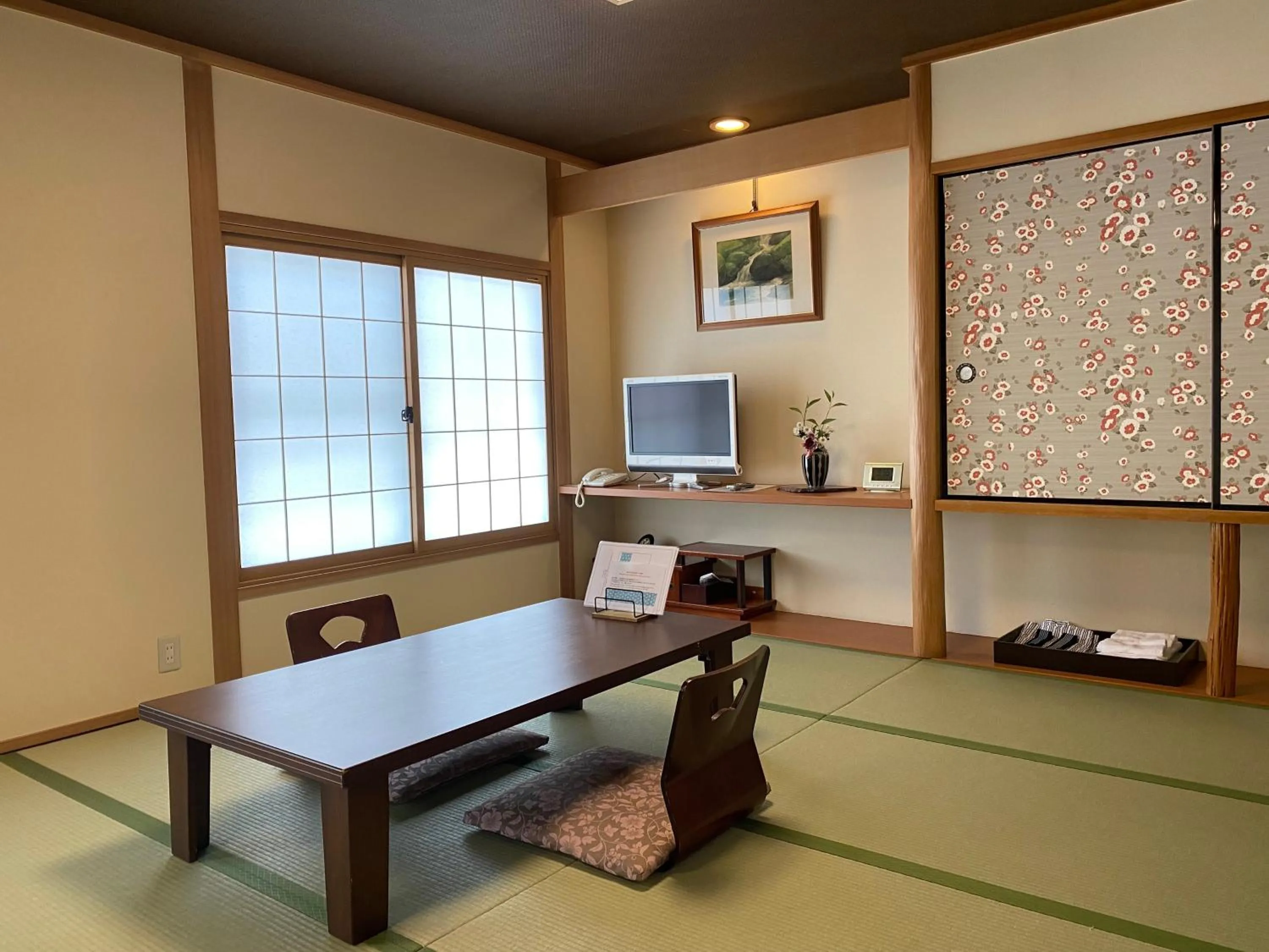 Photo of the whole room in Ryokan Sawaya Honten