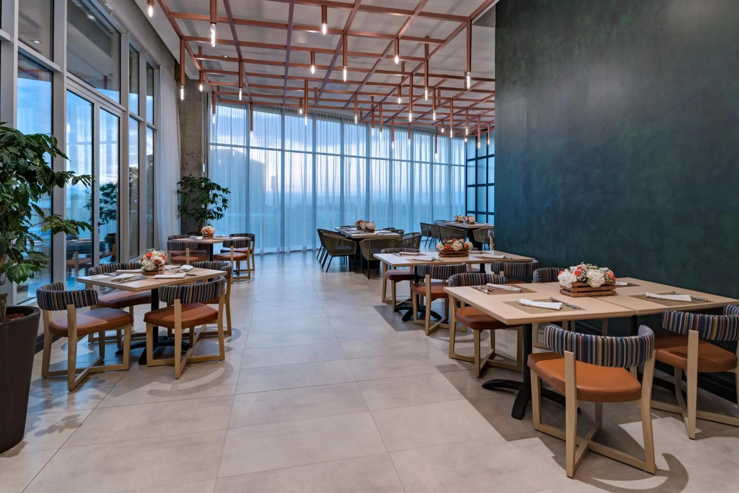 Restaurant/places to eat in Hyatt Place San Pedro