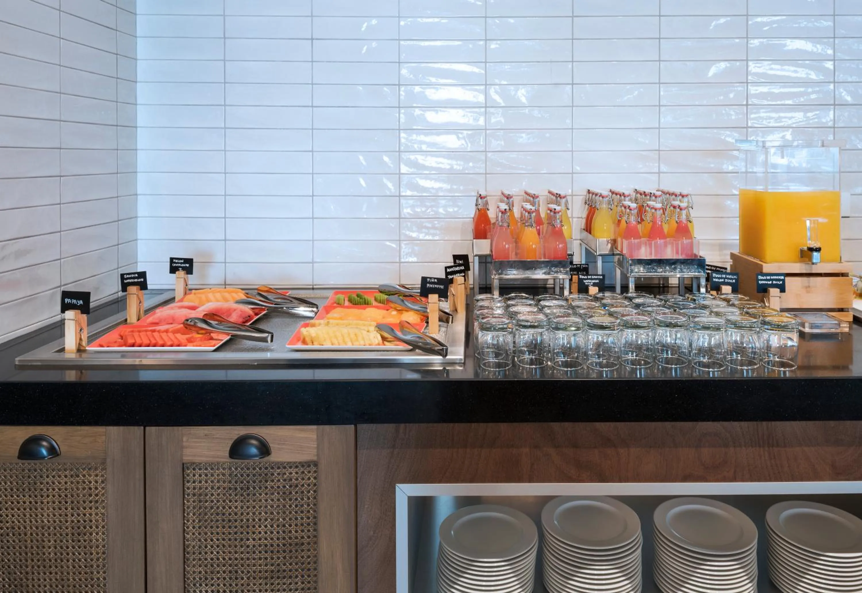 Restaurant/places to eat in Hyatt Place San Pedro