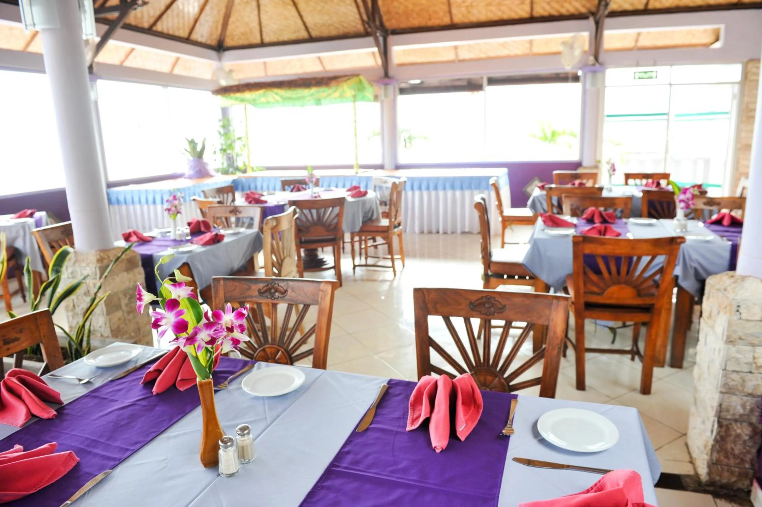 Restaurant/places to eat in Bali Palms Resort