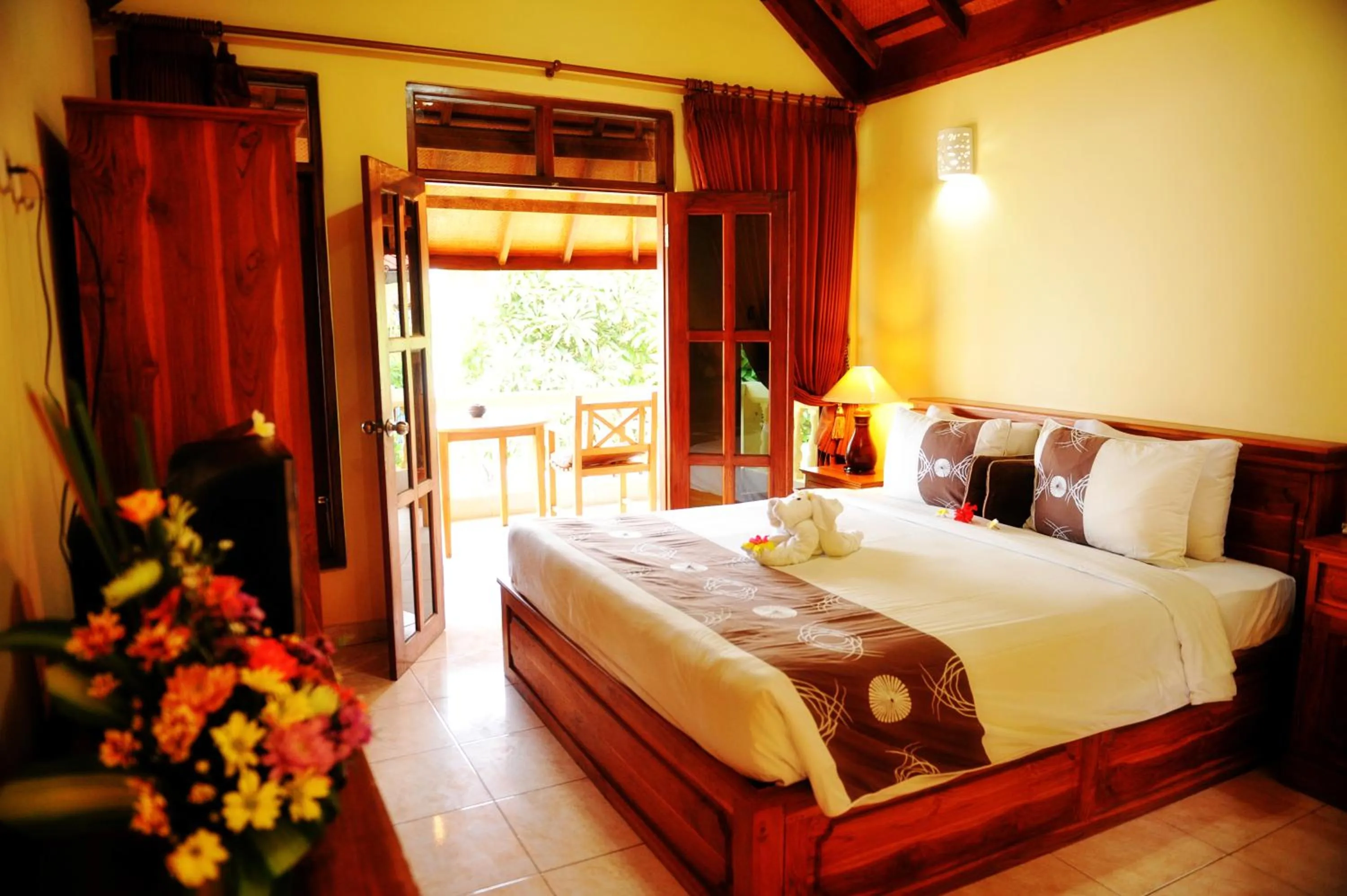 Photo of the whole room, Bed in Bali Palms Resort