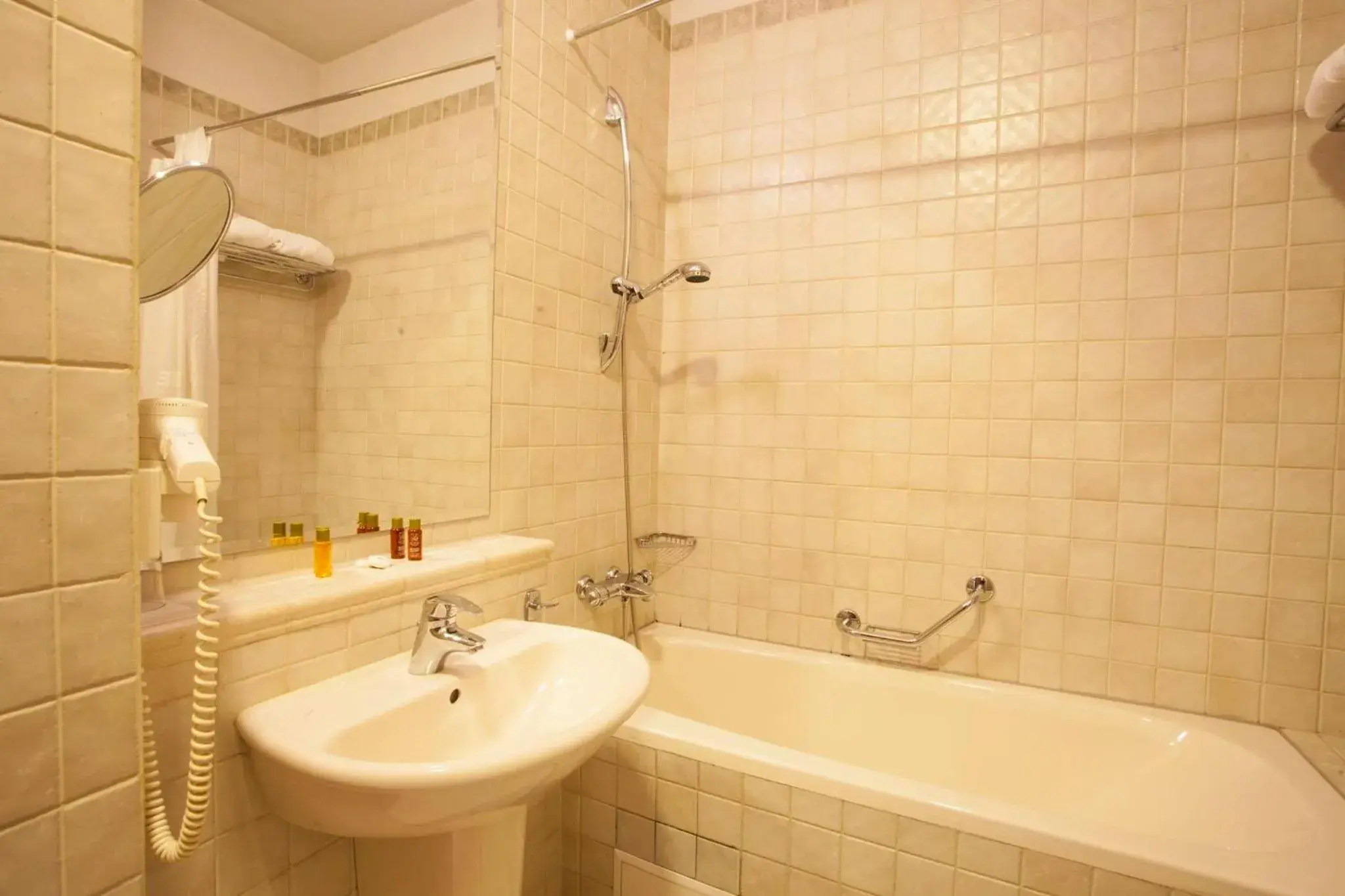 Double Room (2 Adults + 1 Child) in Hotel Tanne Double Room (2 Adults + 1 Child) in Hotel Tanne