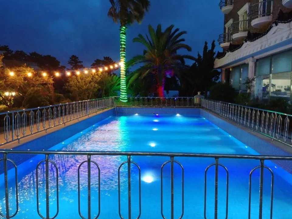 Activities, Swimming Pool in New Ocean Resort