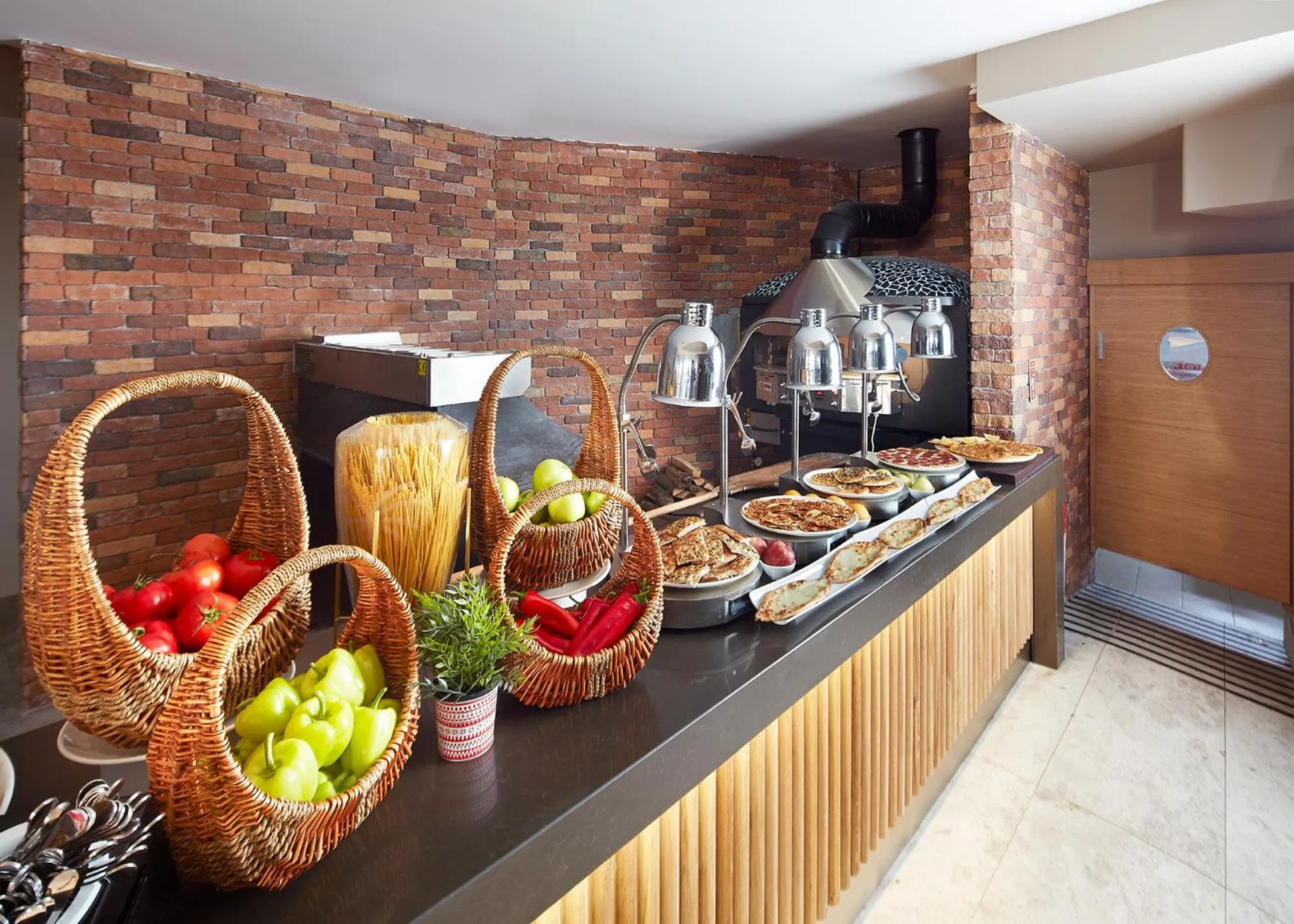 Food in Lalila Blue Suites