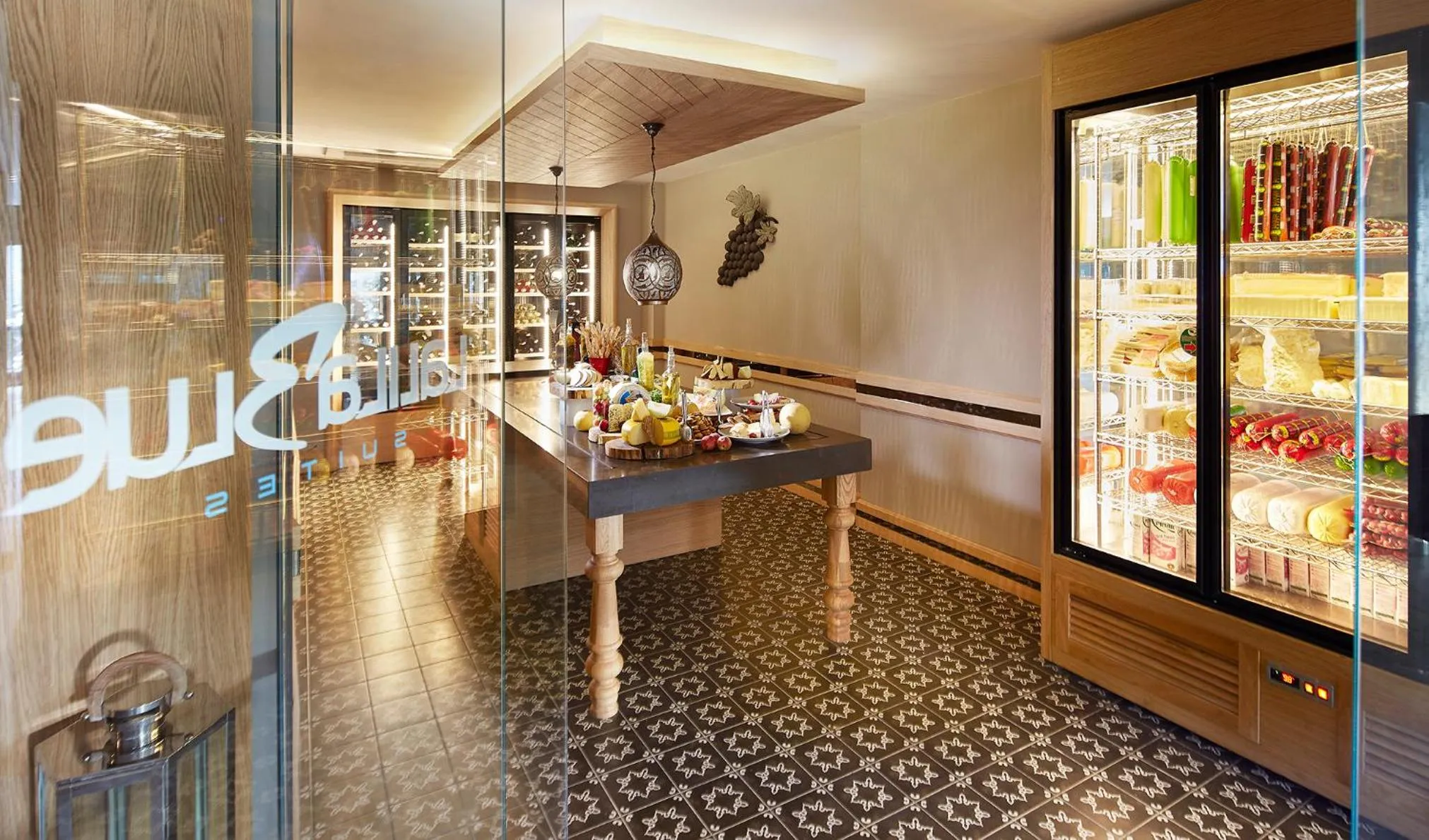 Restaurant/places to eat in Lalila Blue Suites