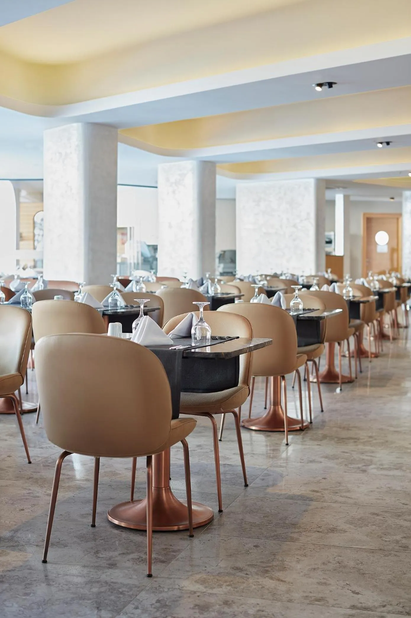 Restaurant/places to eat in Lalila Blue Suites