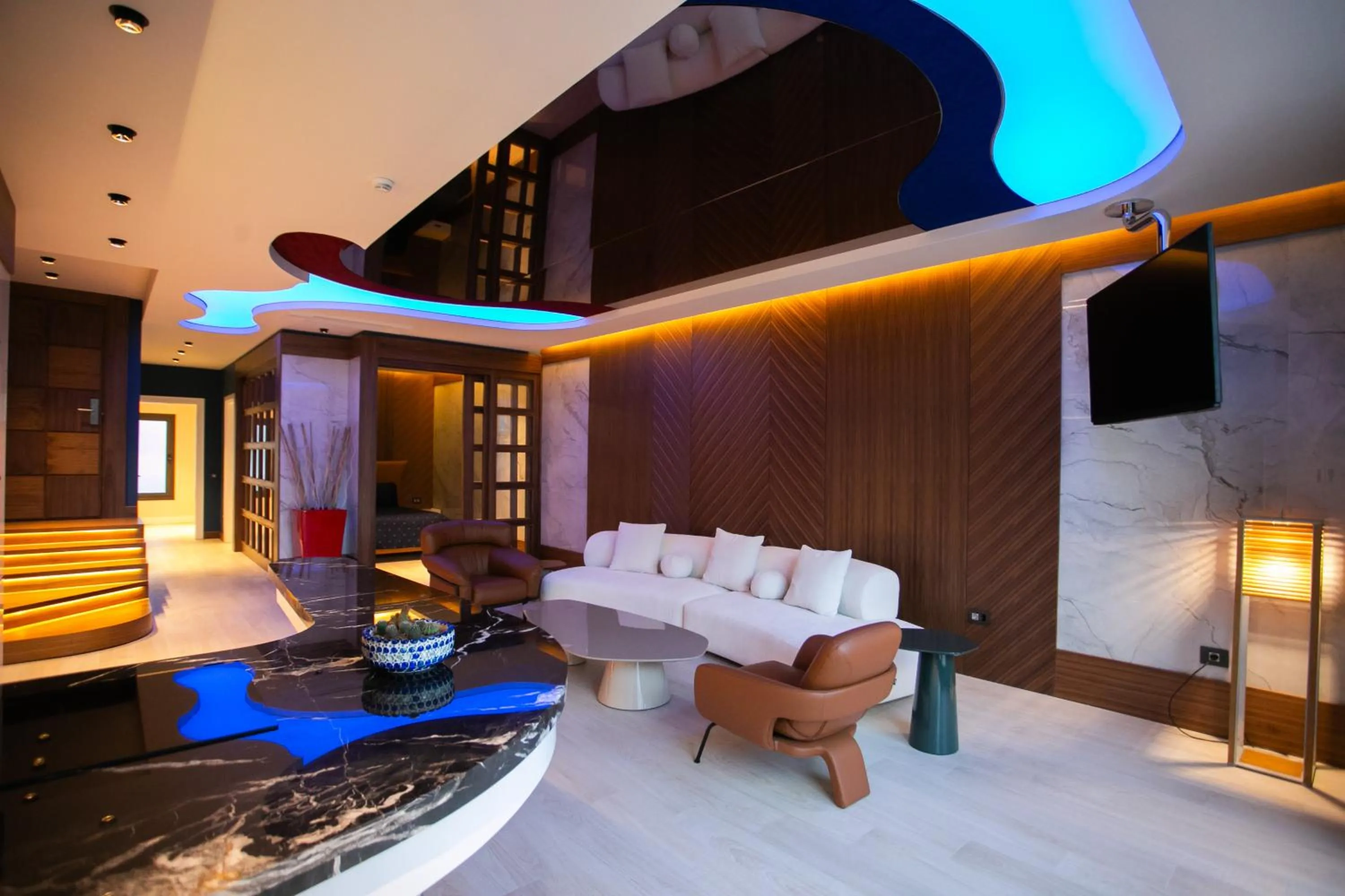 TV and multimedia in Lalila Blue Suites