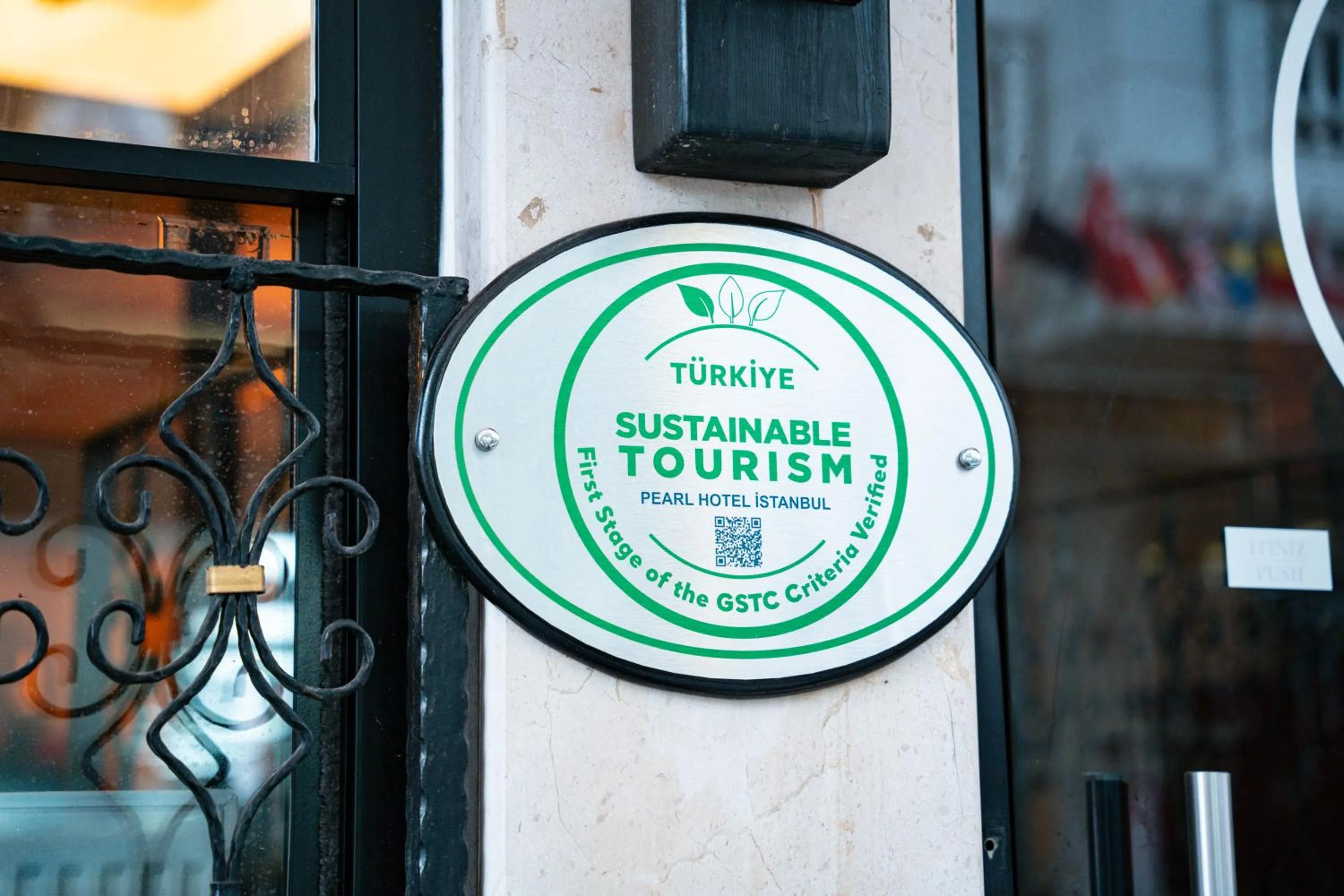 Logo/Certificate/Sign in Pearl Hotel İstanbul