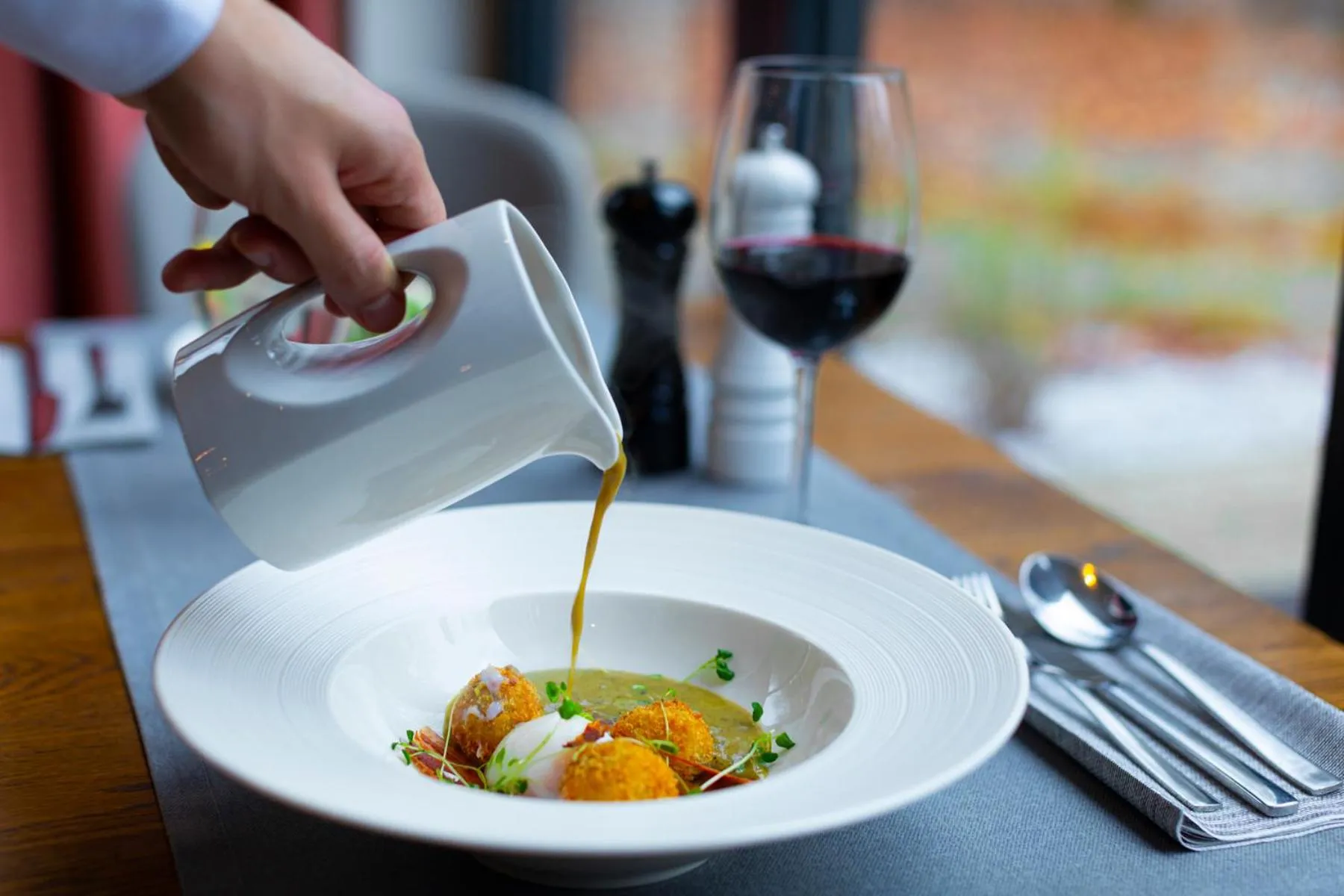 Restaurant/places to eat in Grand Park Hotel