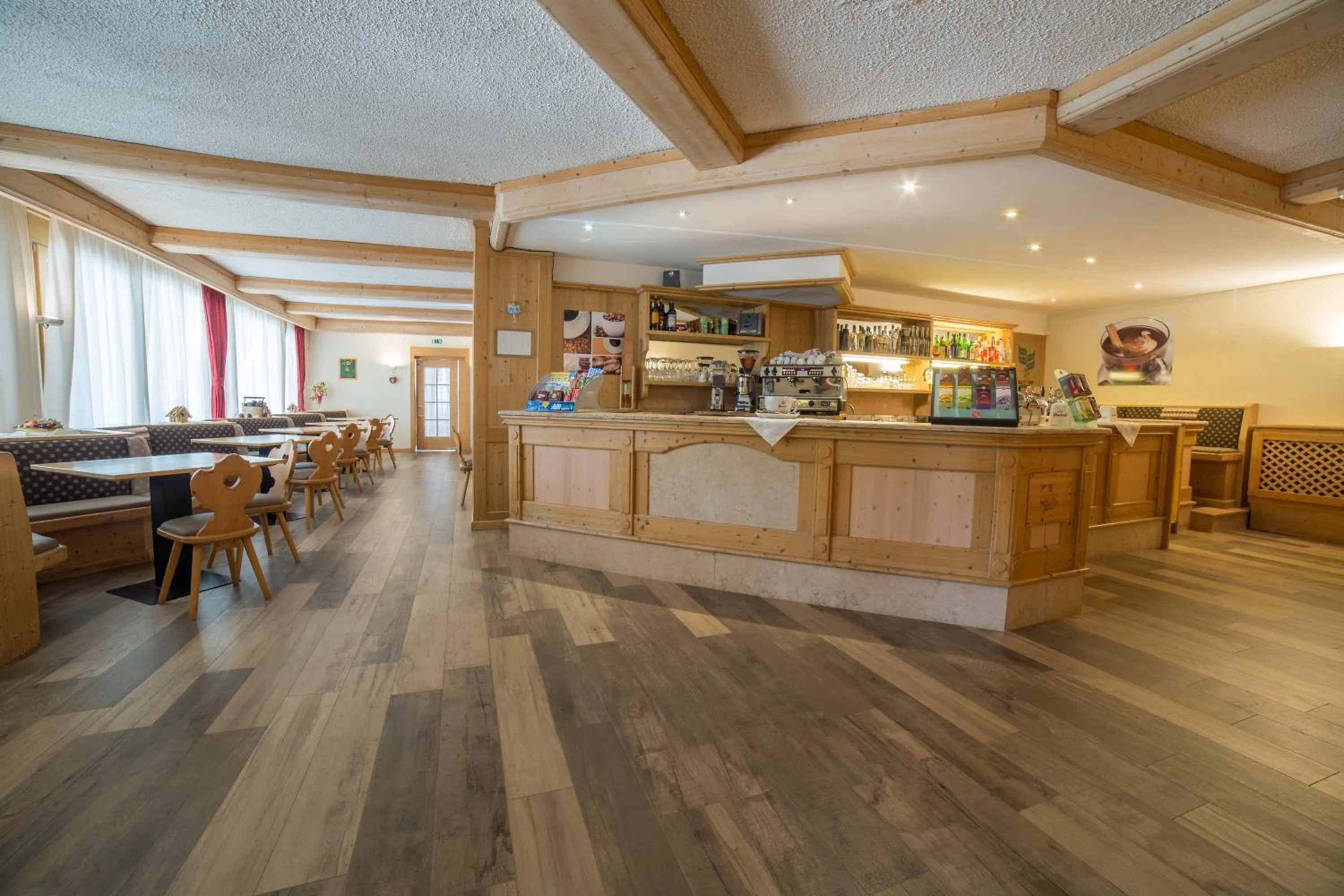 Lounge or bar in Caminetto Mountain Resort