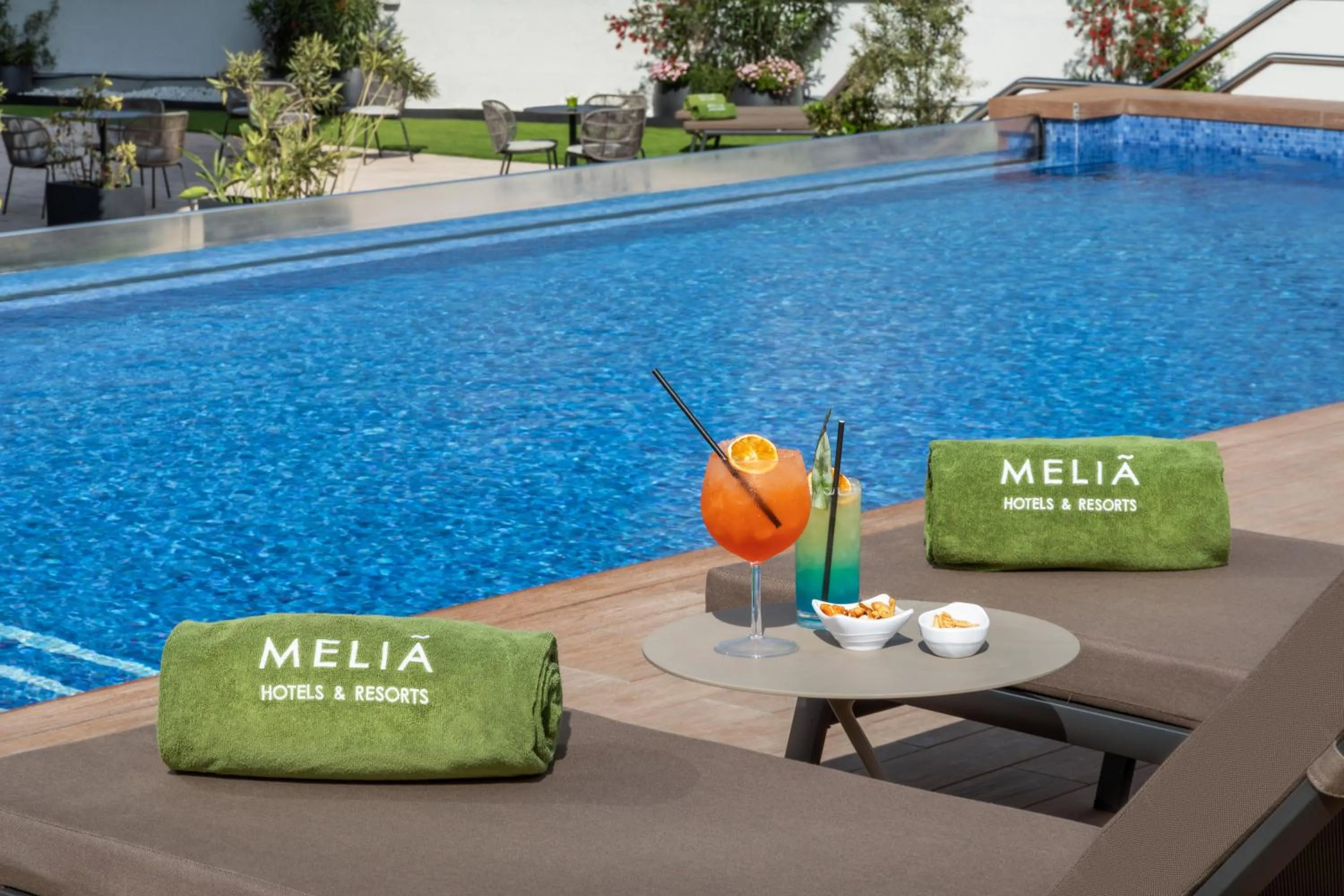 Restaurant/places to eat in Melia Valencia