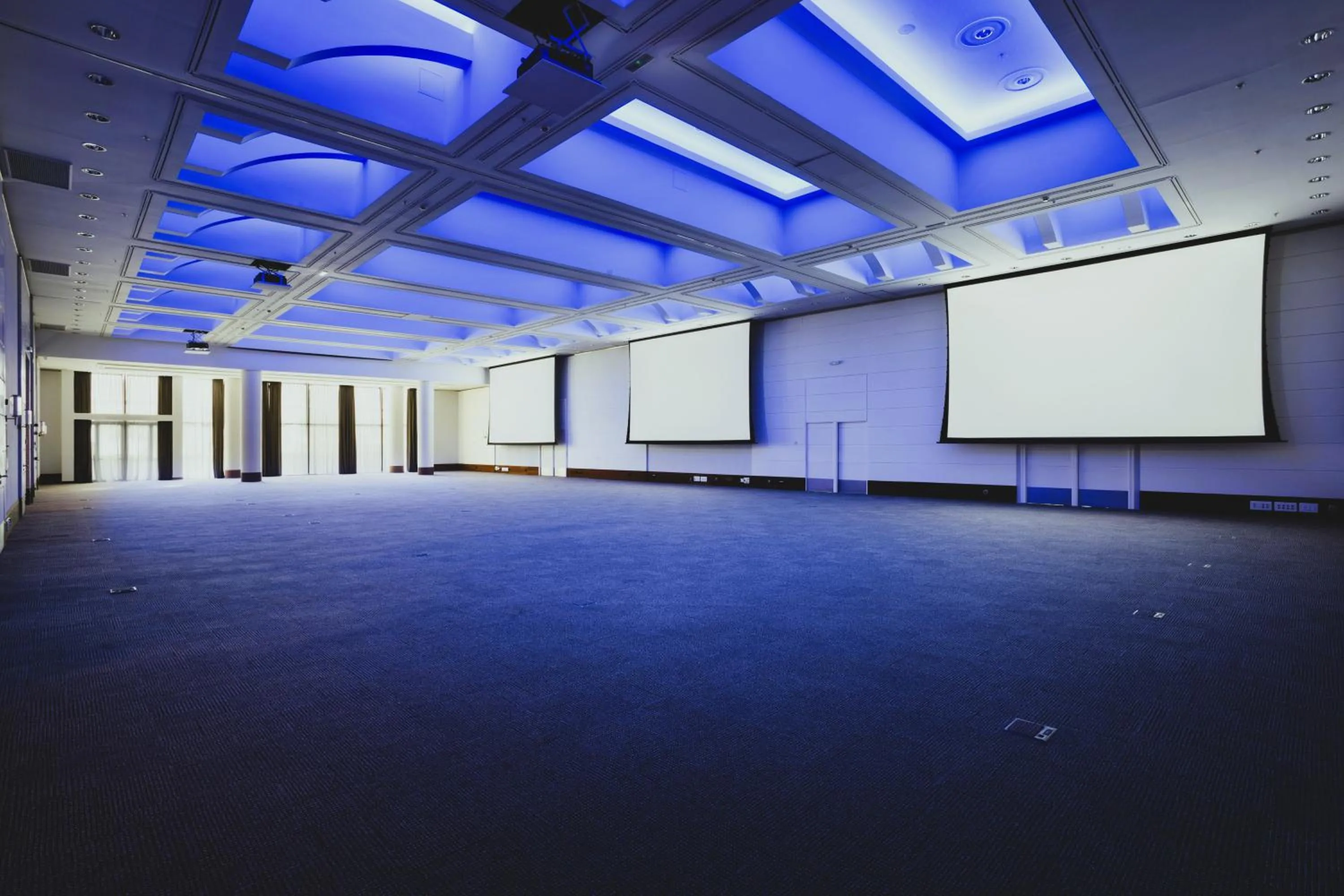 TV and multimedia in Melia Valencia