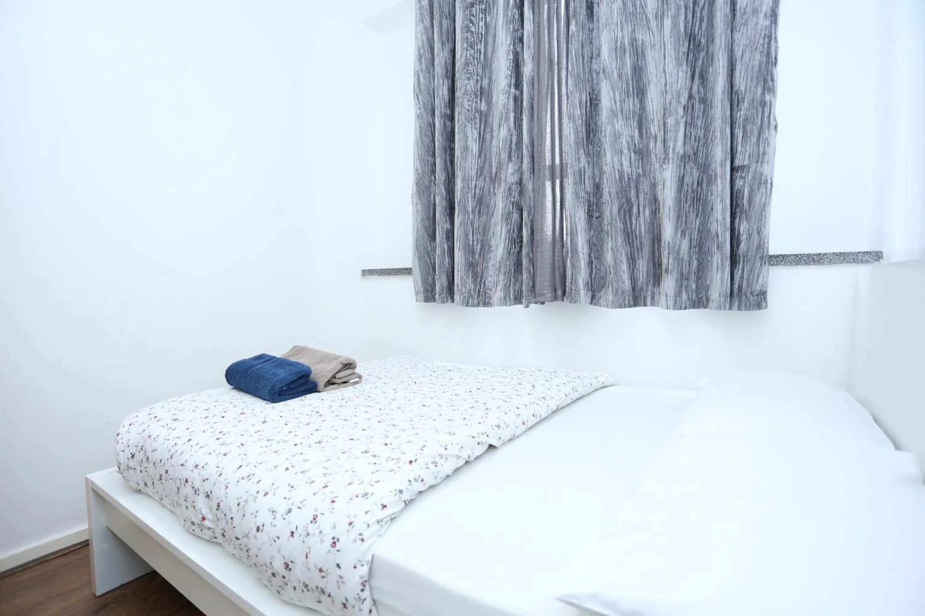 Bed in Gorgeous 2 bedroom 2 bathroom Woolwich