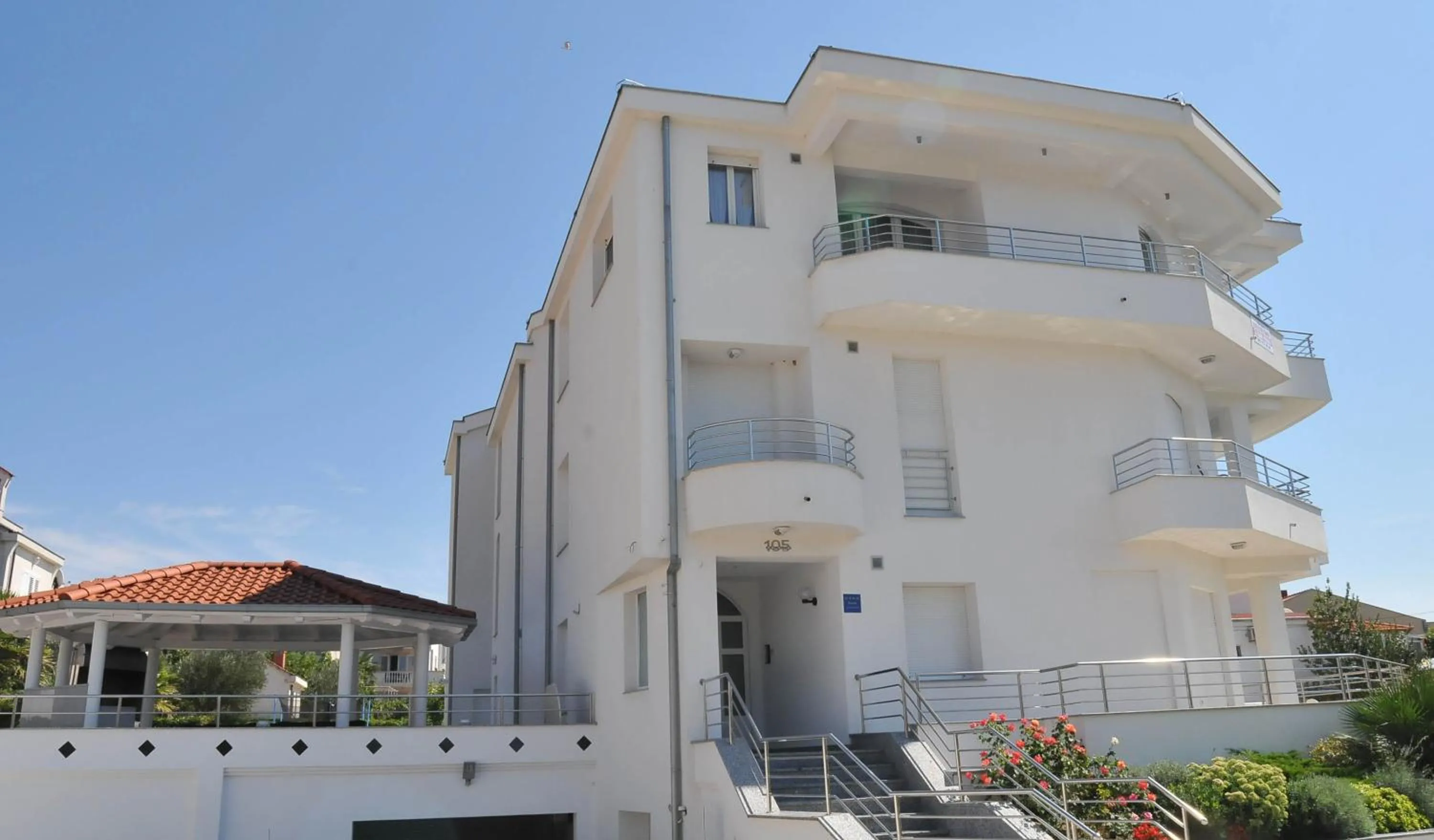 Facade/entrance in Luxury Apartments Zana