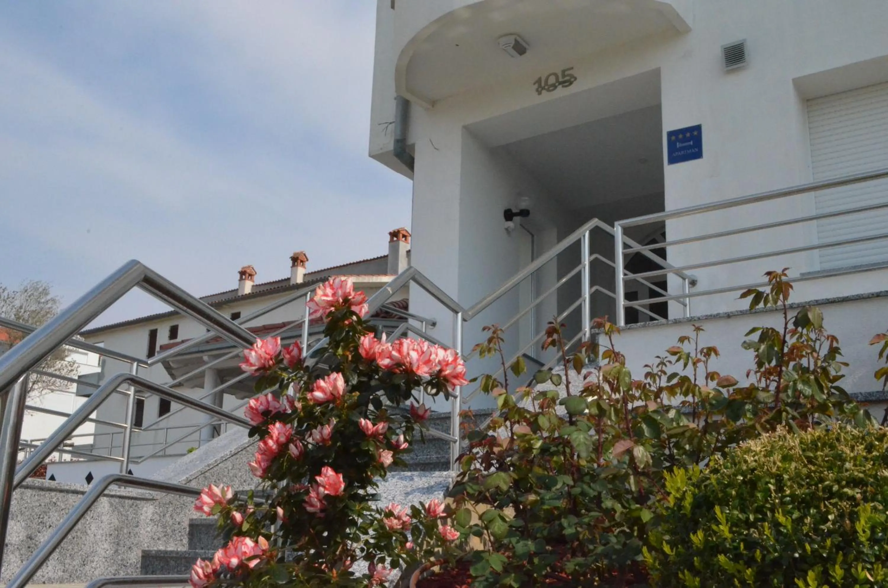 Facade/entrance in Luxury Apartments Zana