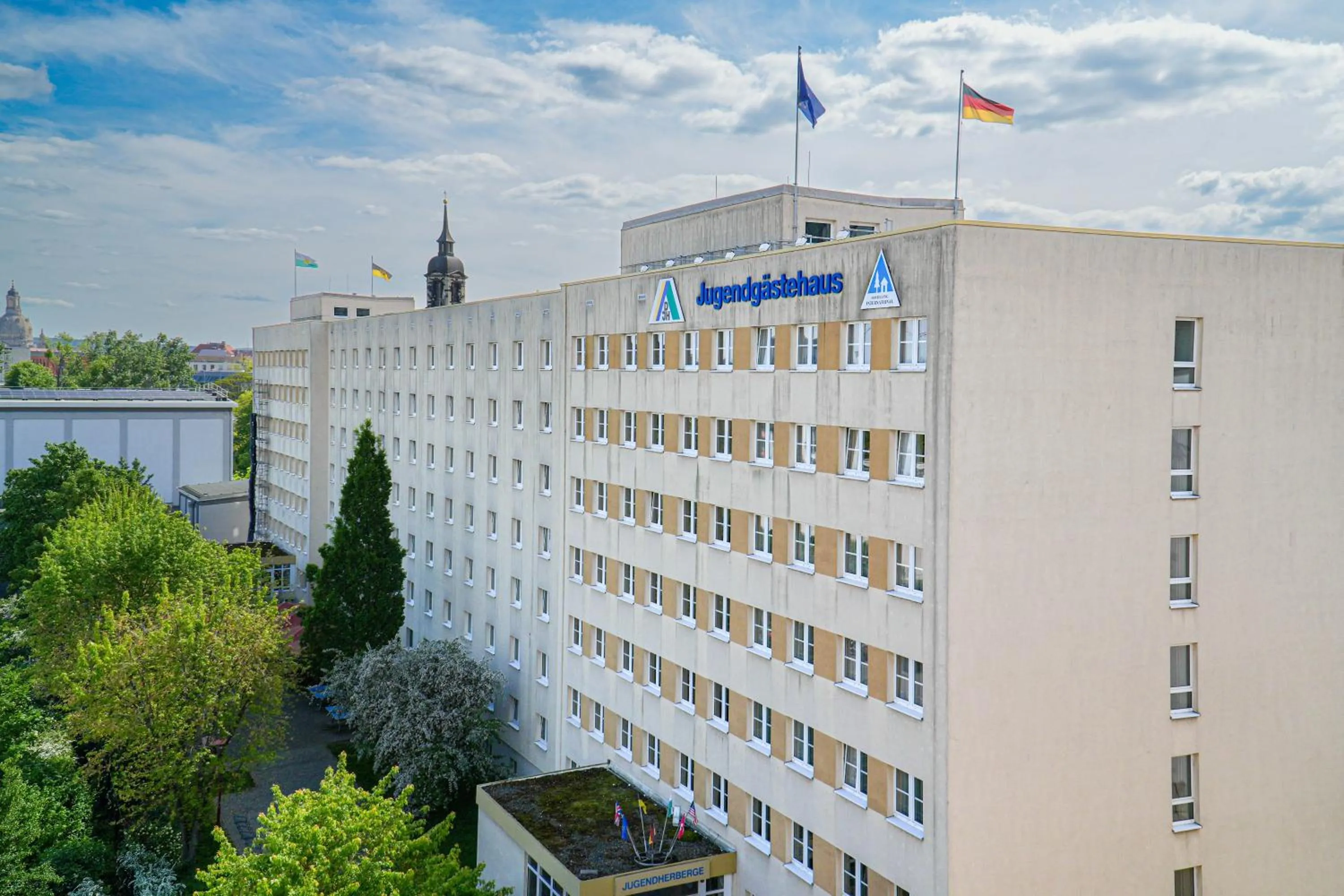 Facade/entrance in DJH Jugendherberge Dresden - Jugendgästehaus