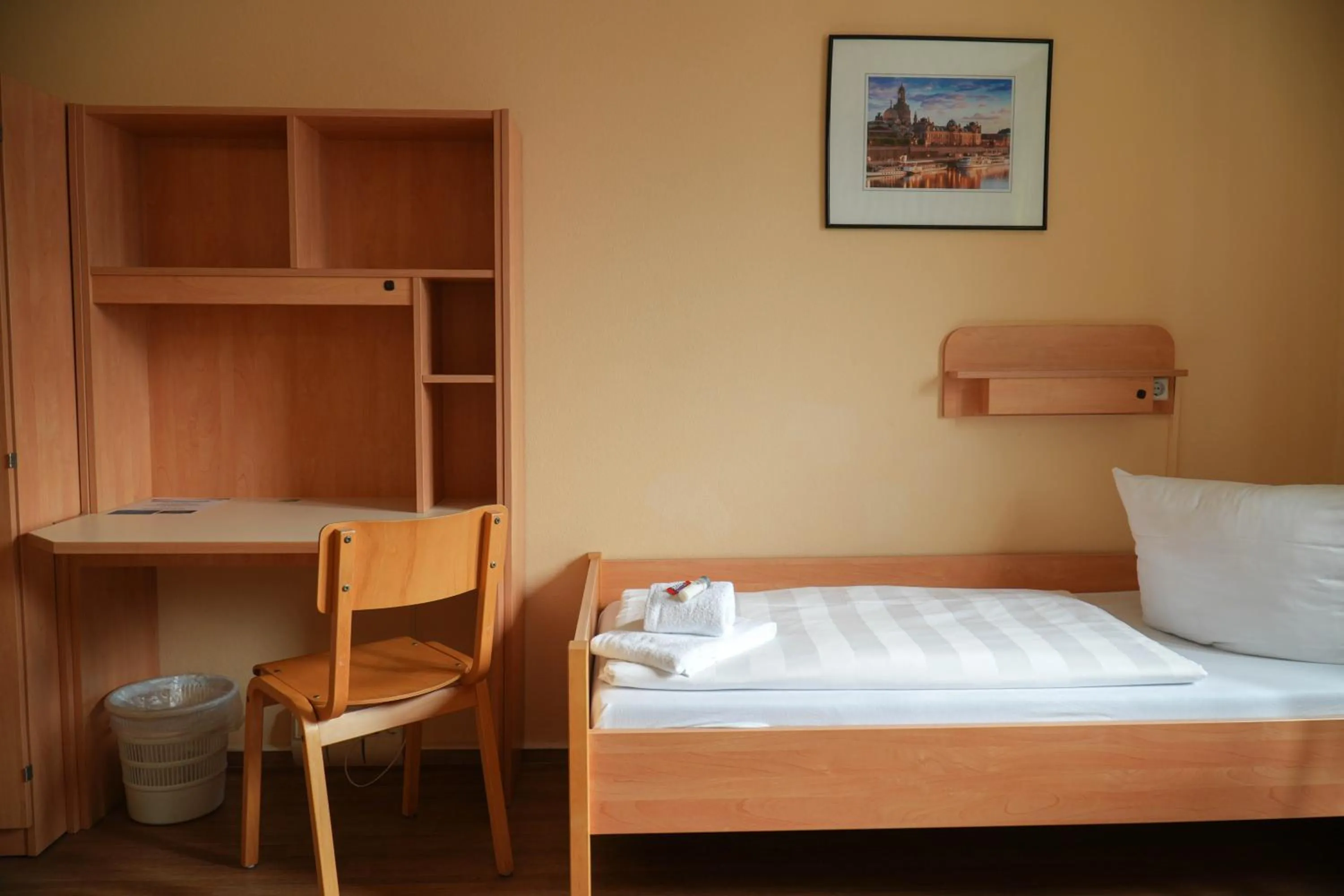 Photo of the whole room, Bed in DJH Jugendherberge Dresden - Jugendgästehaus