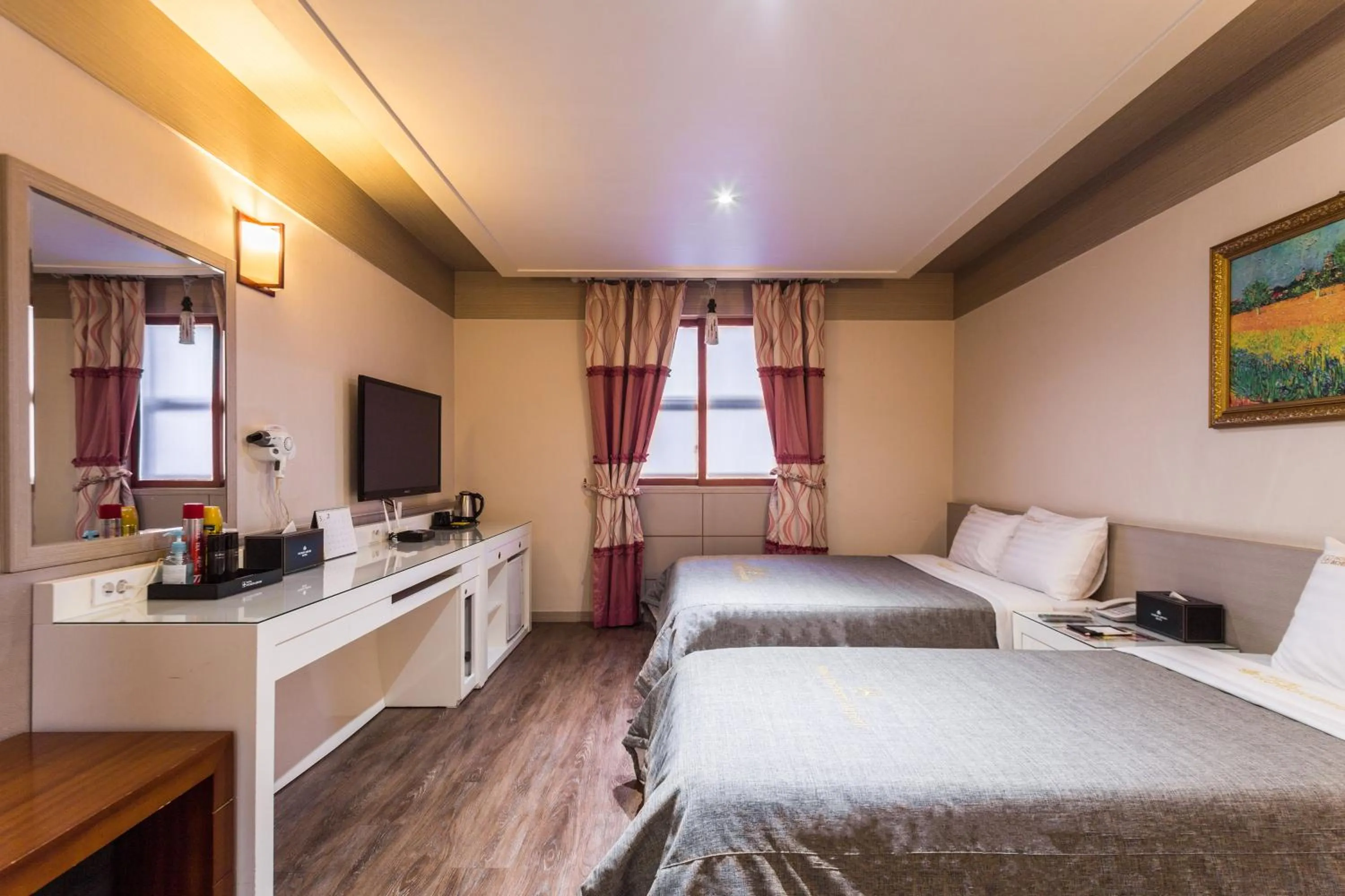 Bedroom, Bed in Incheon Airport Hotel