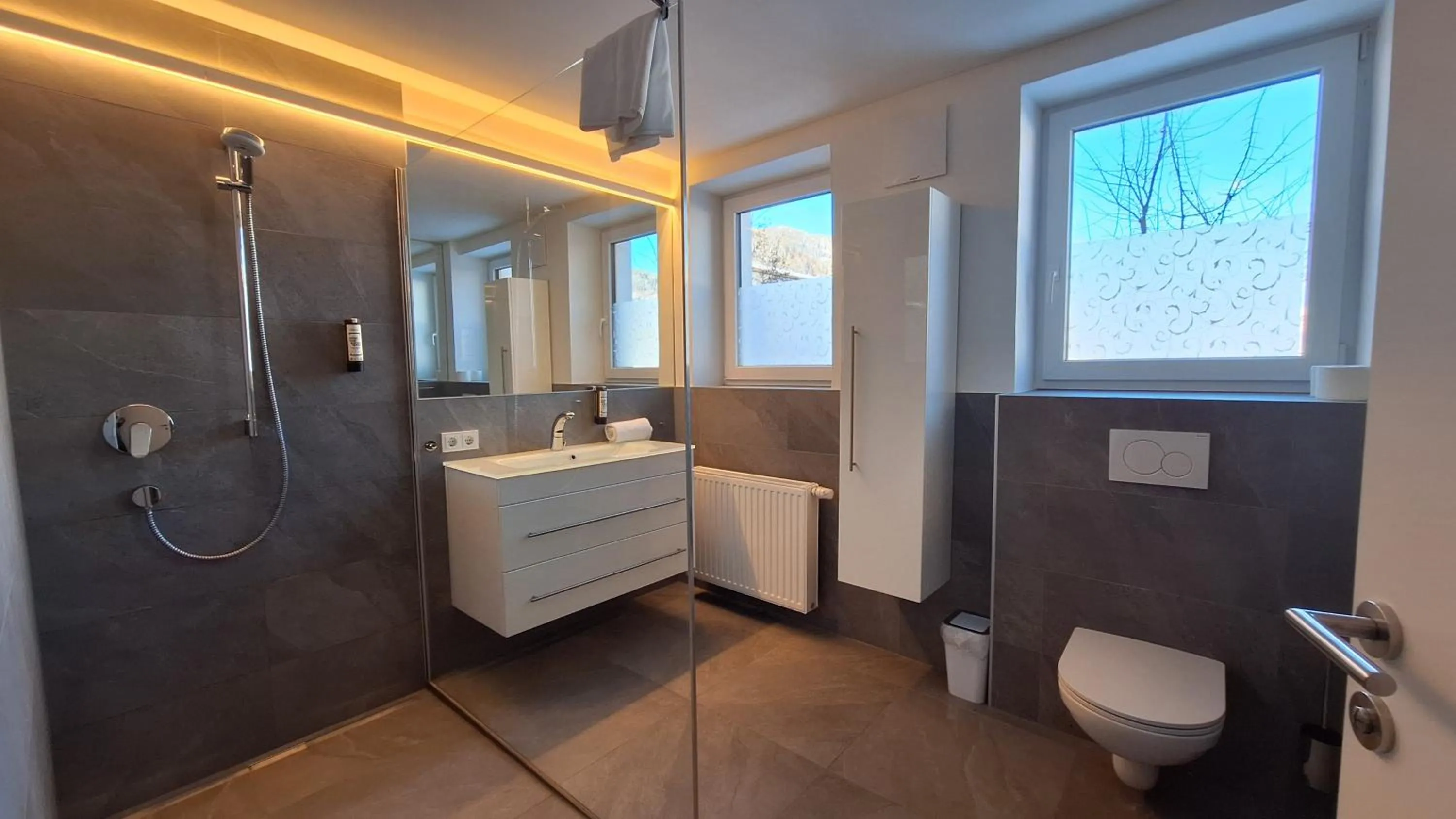 Shower in Panorama Apartments - Steinbock Lodges