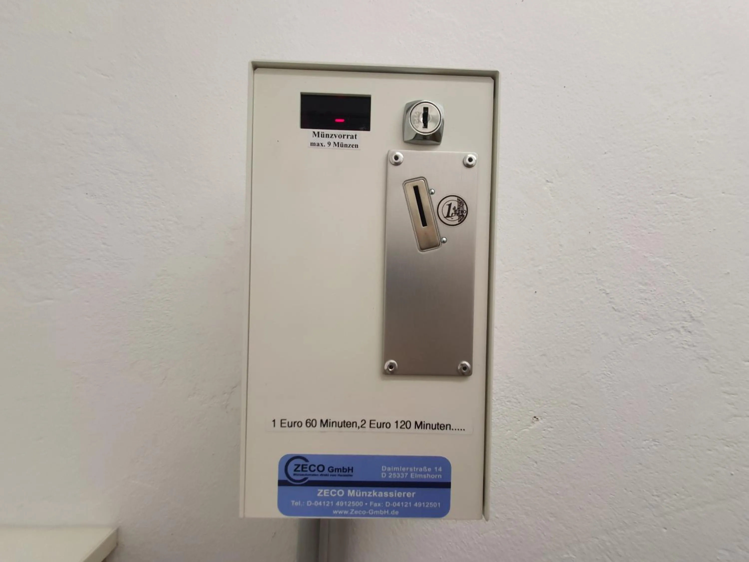 washing machine in Panorama Apartments - Steinbock Lodges