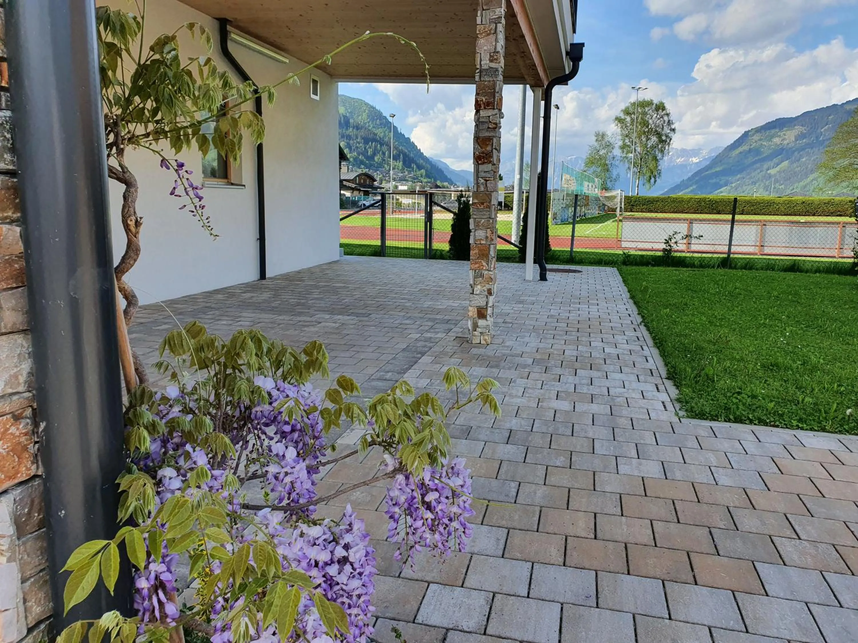 Property building in Panorama Apartments - Steinbock Lodges