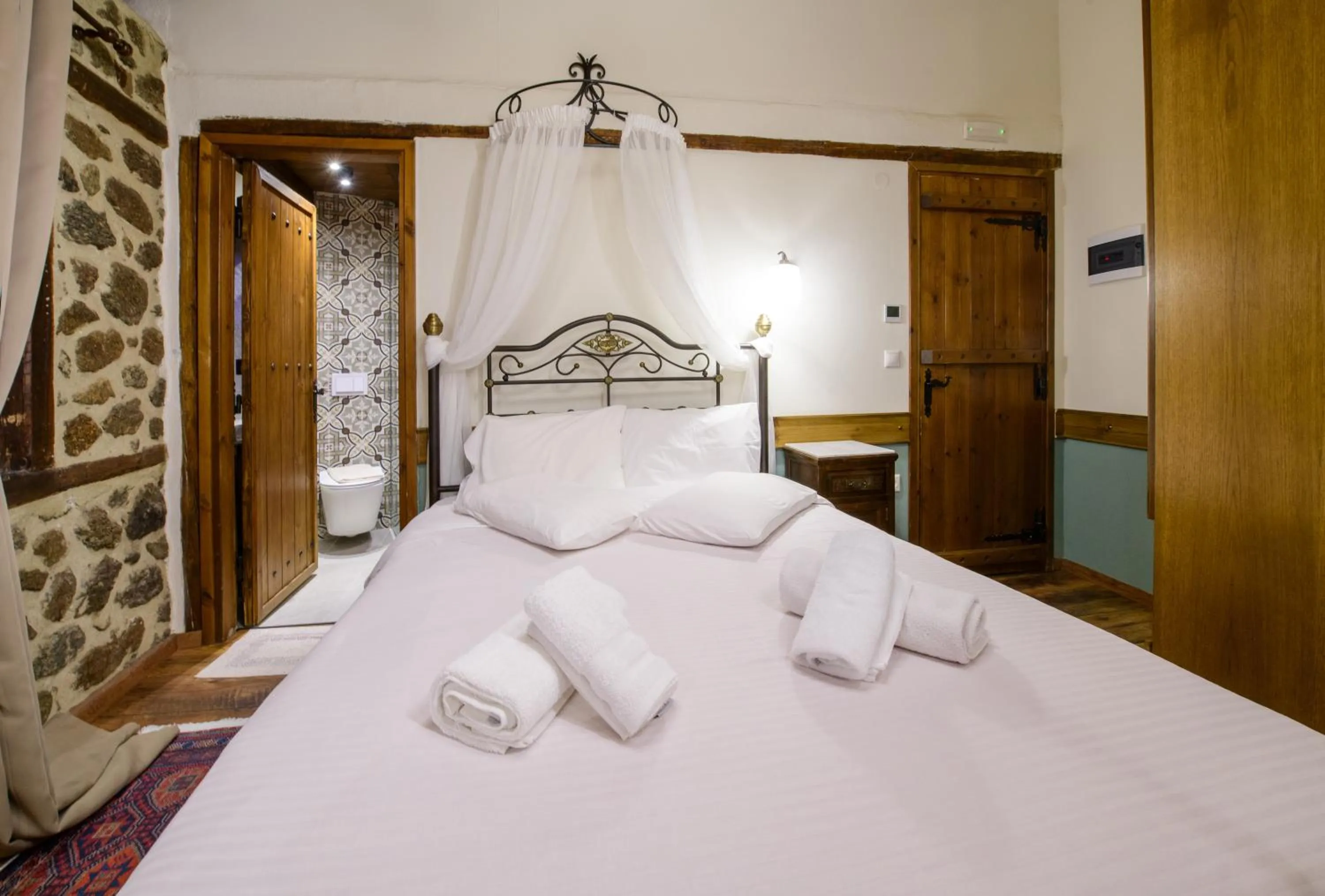 Bed in Agios Germanos