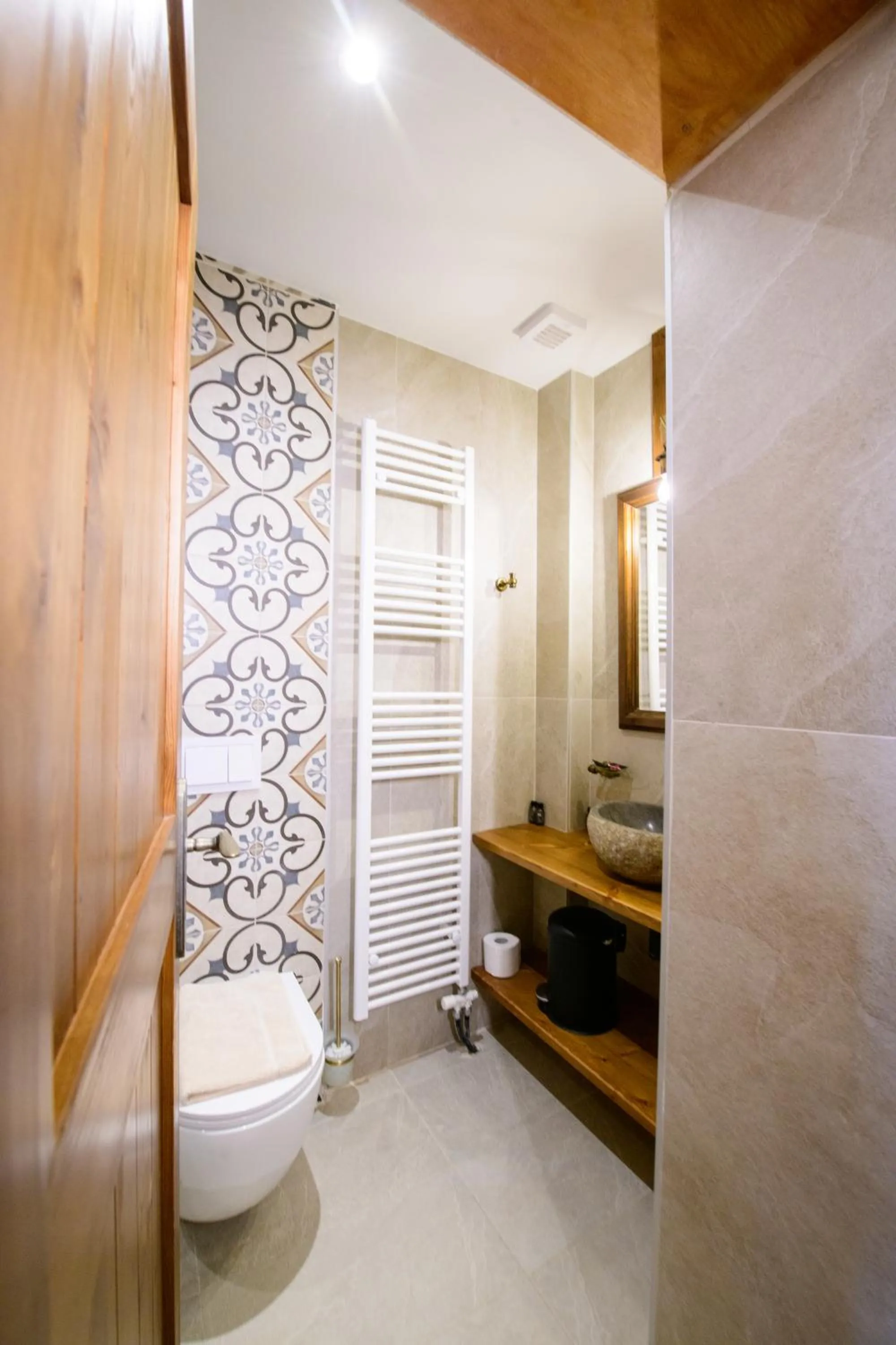 Shower in Agios Germanos