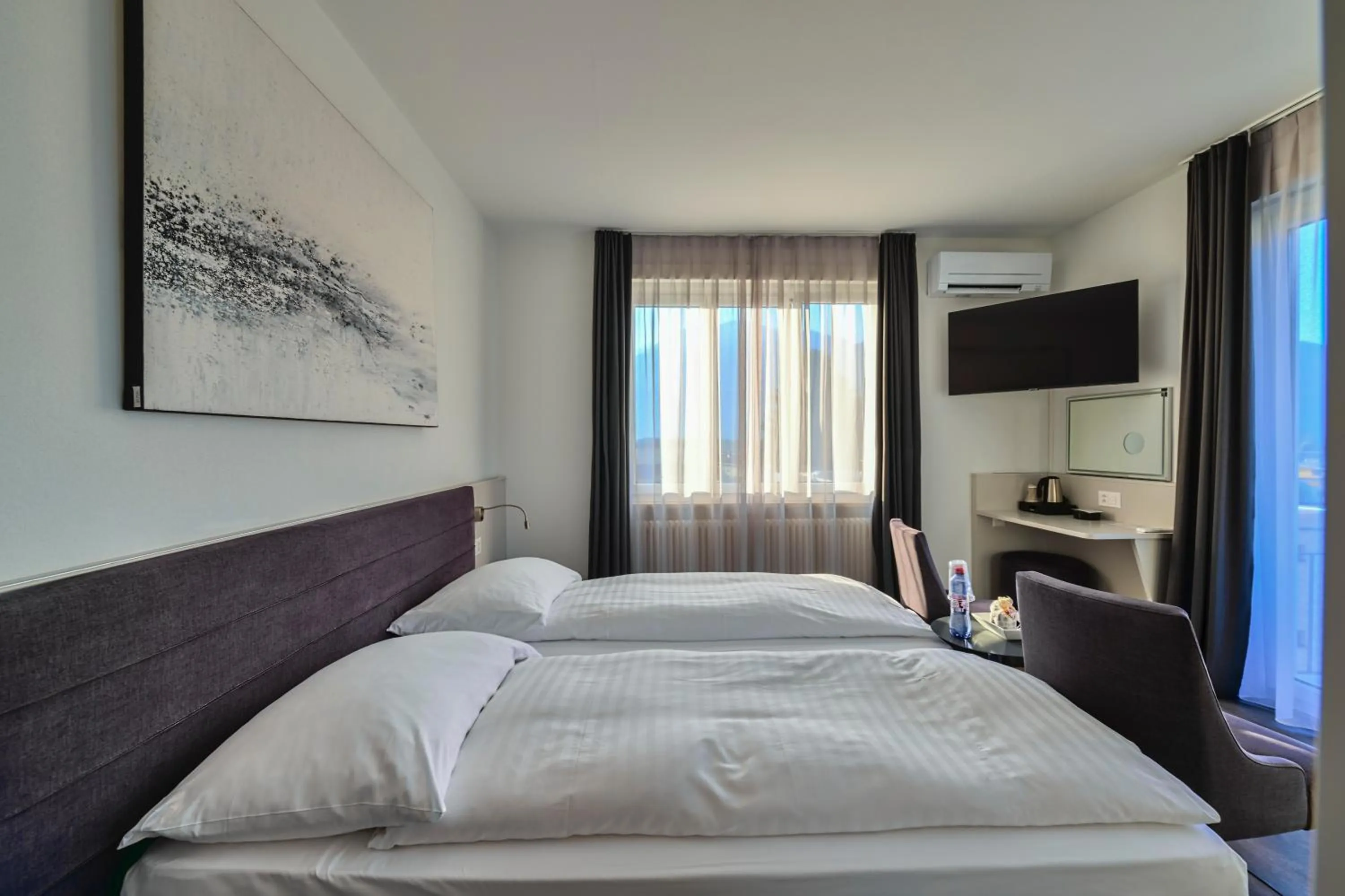 TV and multimedia, Bed in Hotel Luna Garni