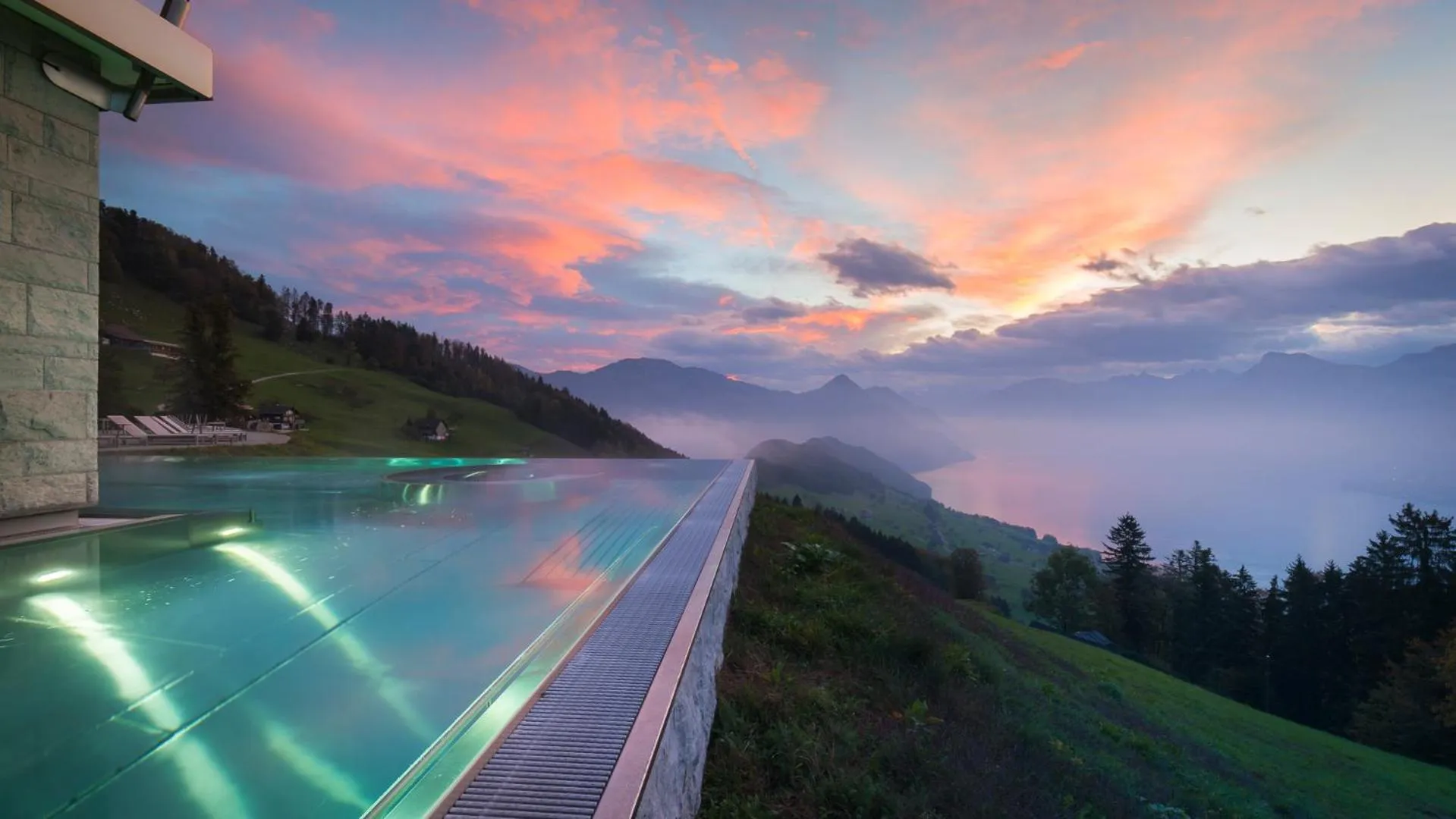 Swimming pool in Hotel Villa Honegg