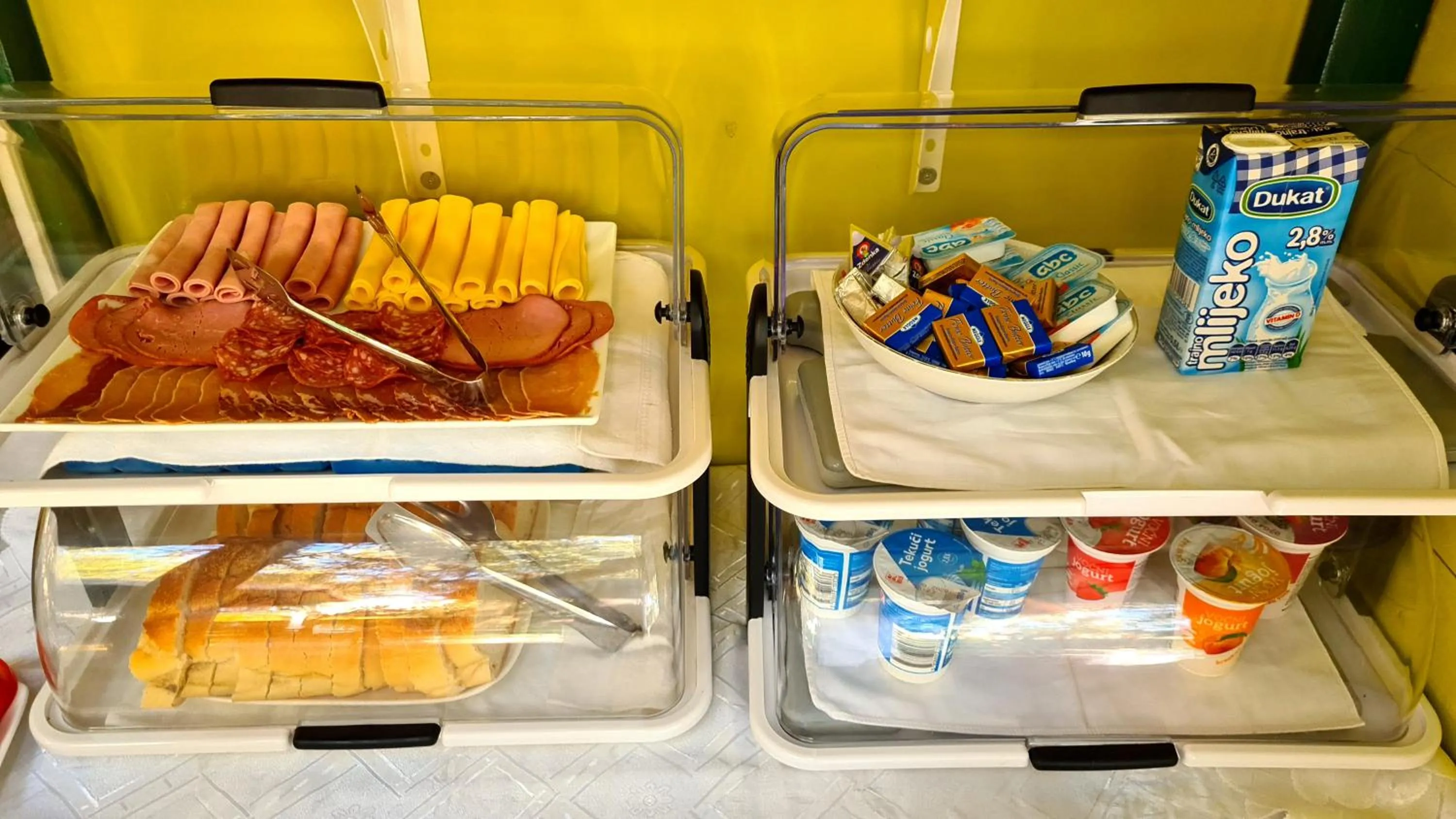 Food and drinks in Apartments G