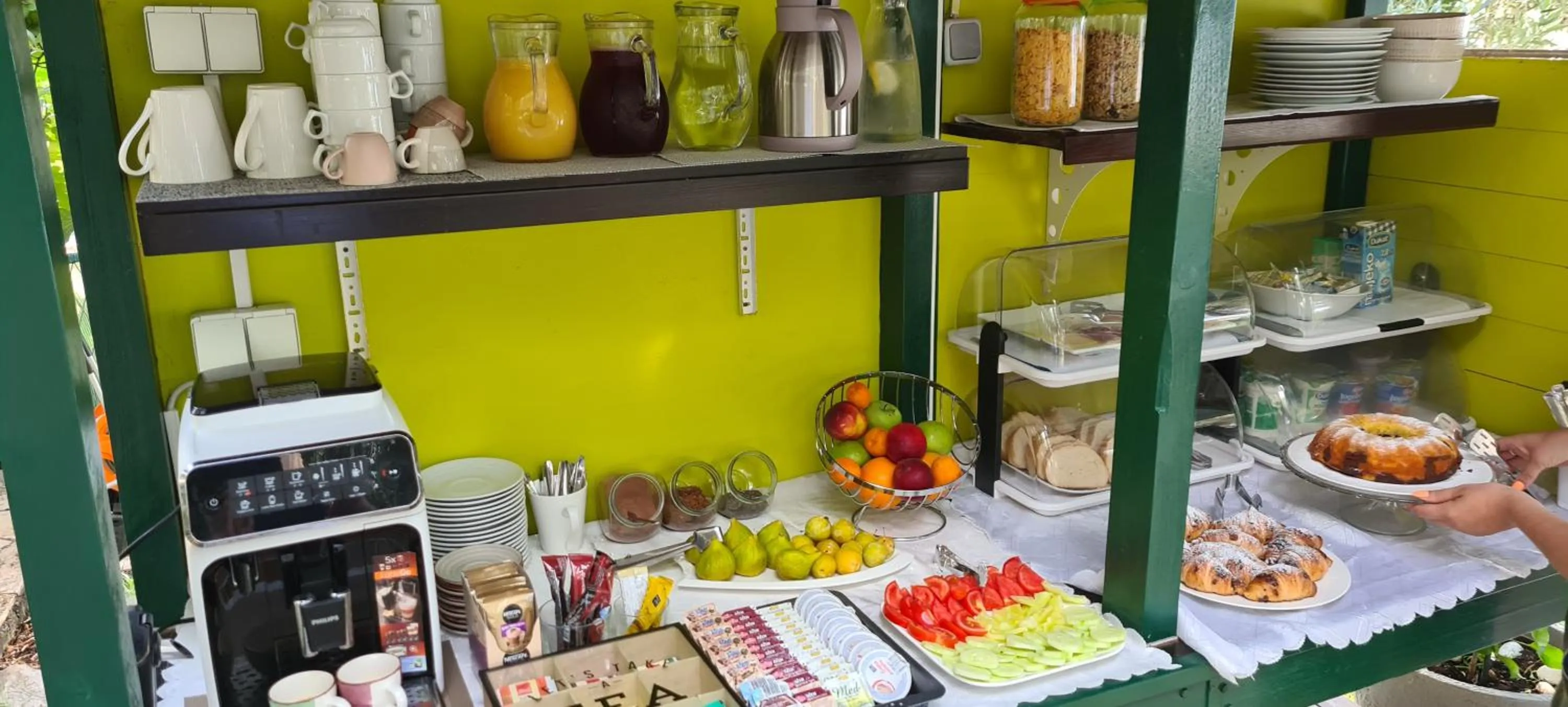 Food and drinks in Apartments G