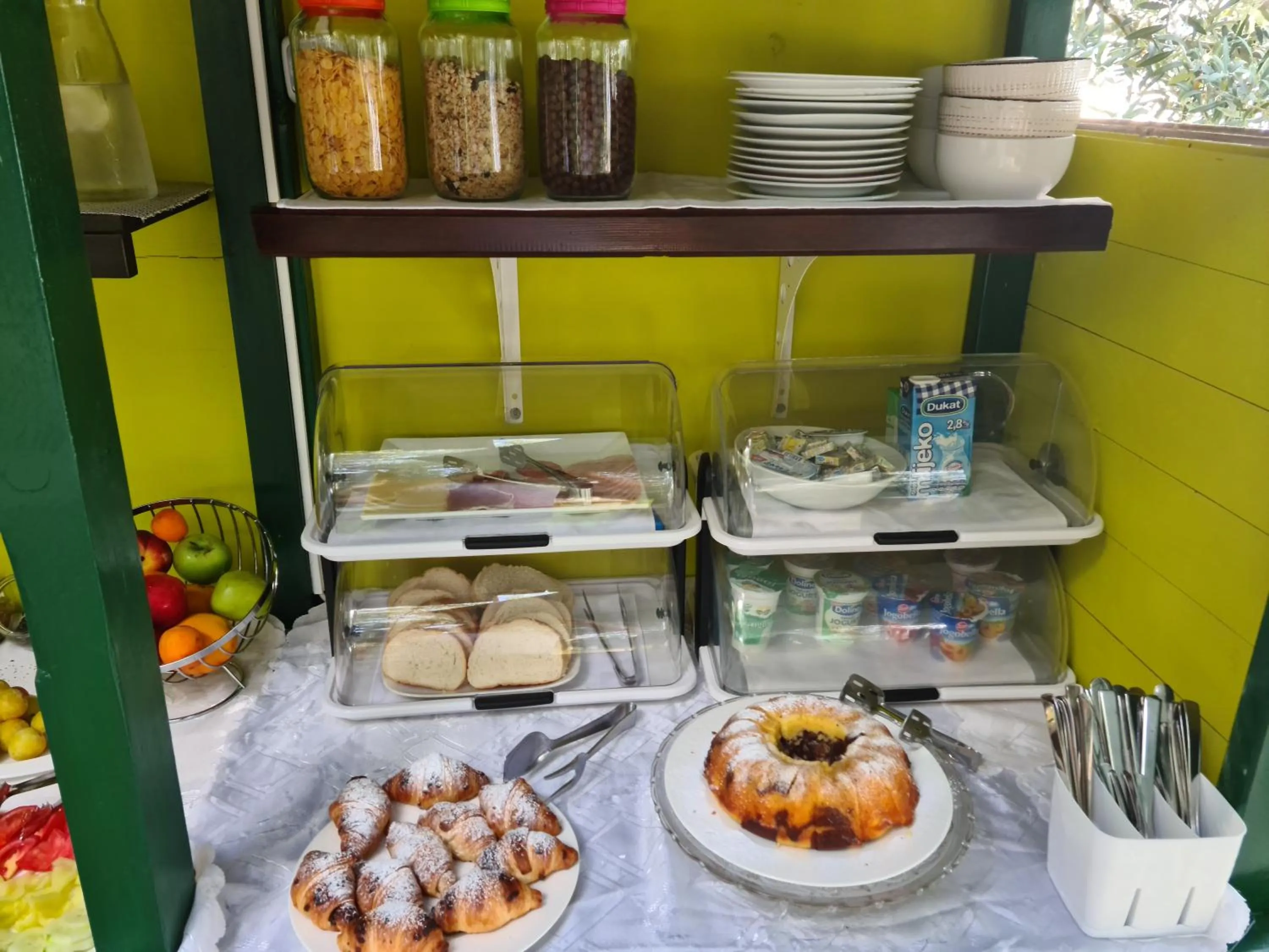 Food and drinks in Apartments G