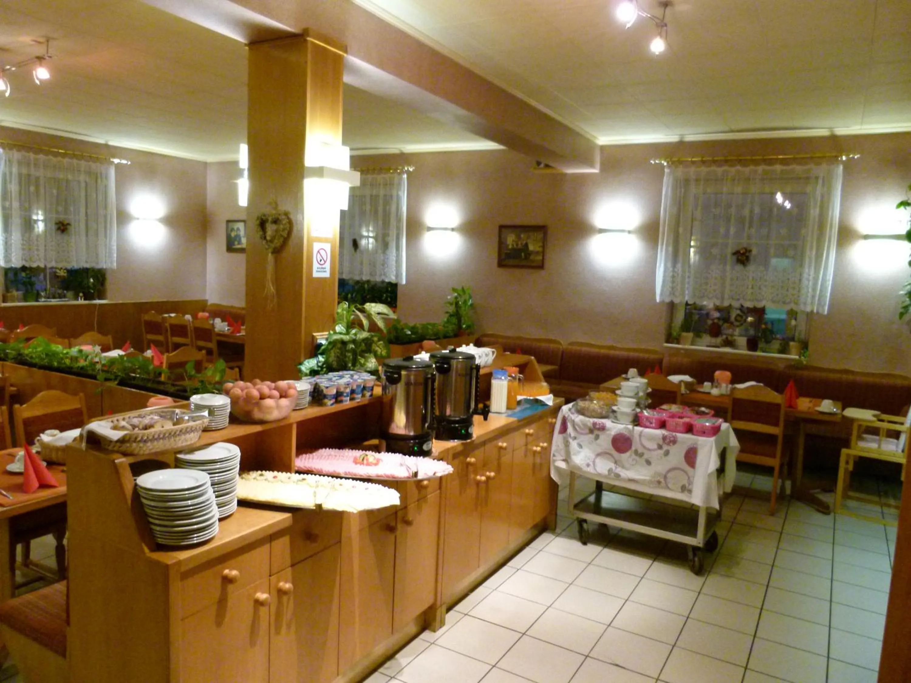 Restaurant/places to eat in Hotel Pelikan