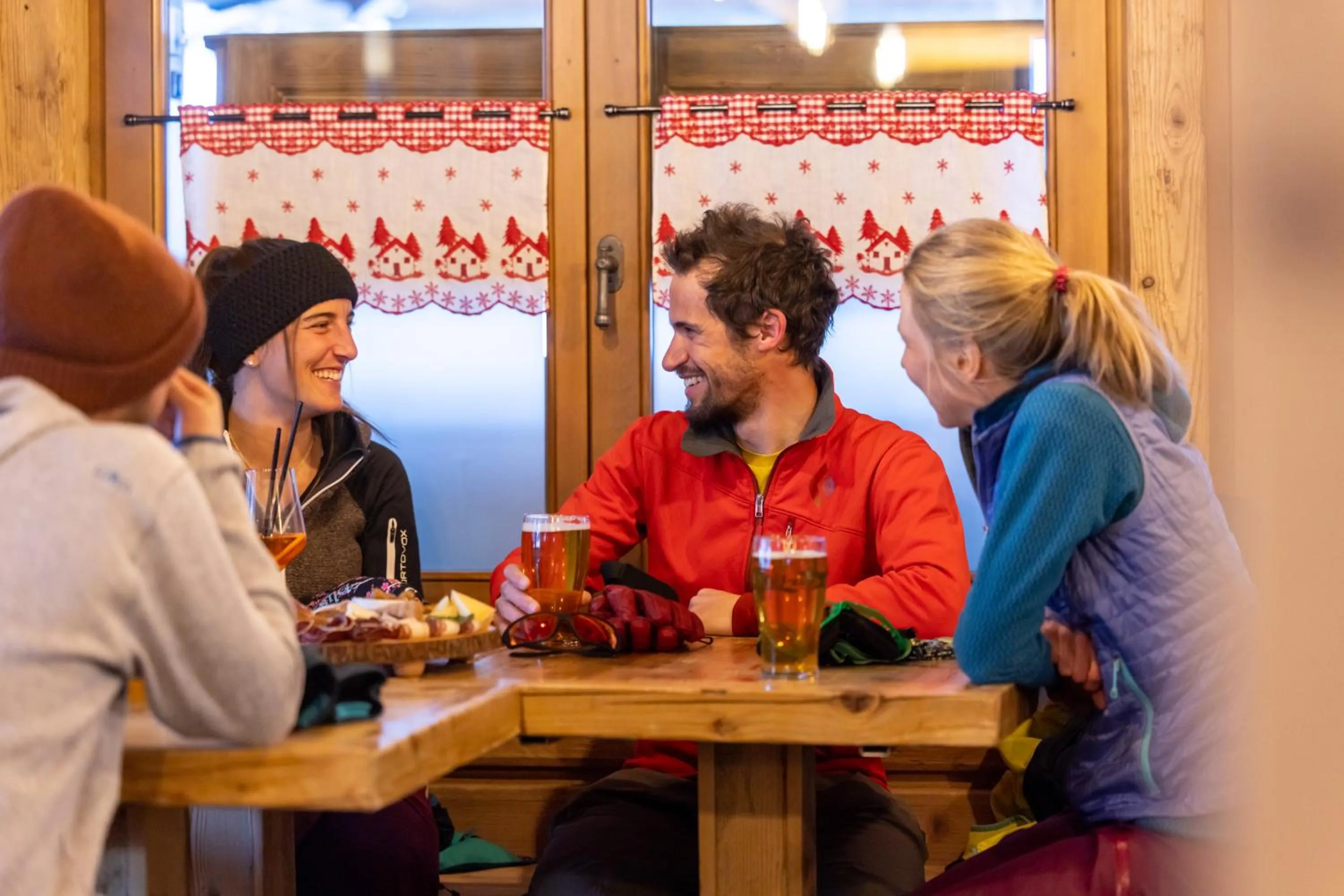 Restaurant/places to eat in Hotel Alegra