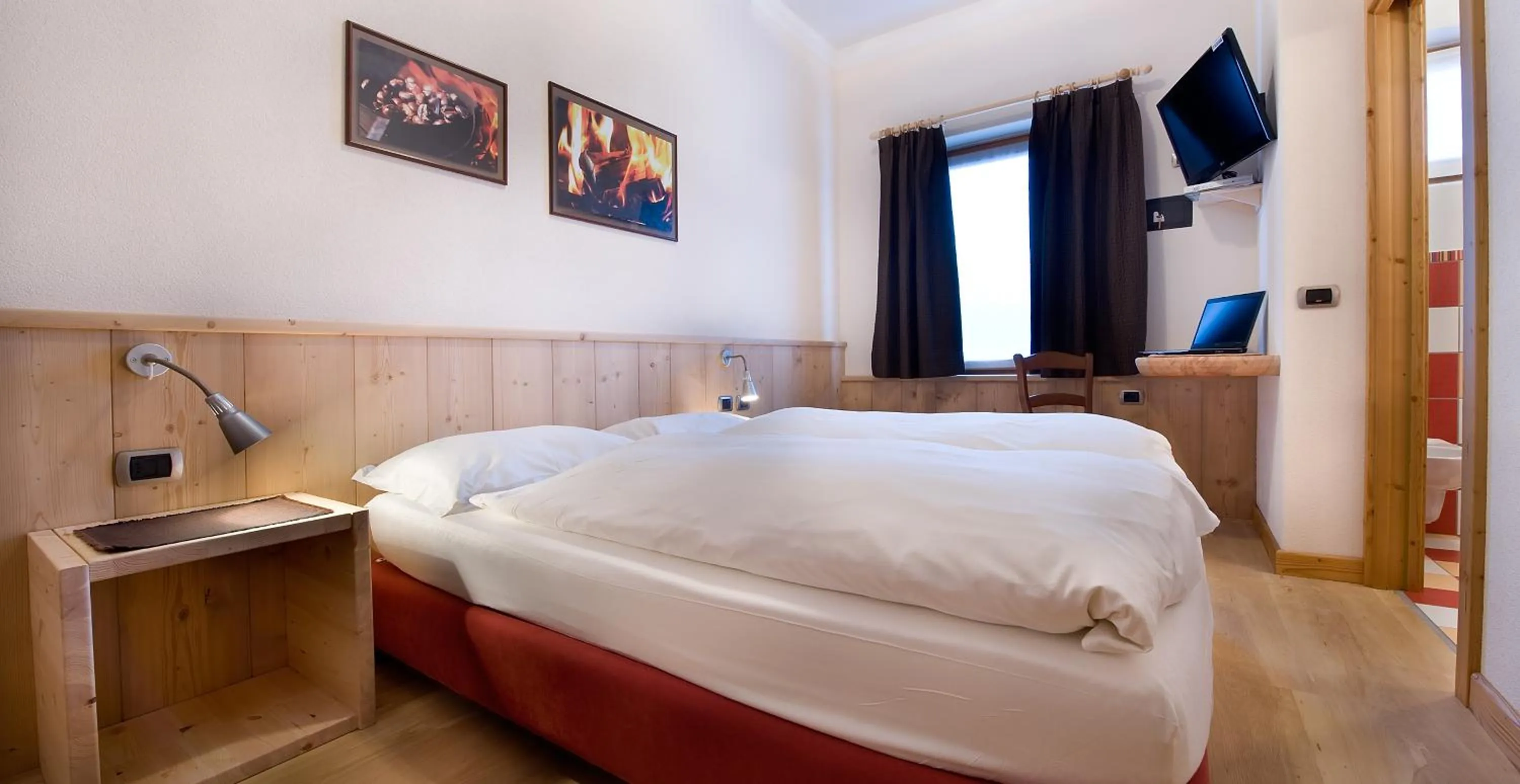 Bedroom, Bed in Hotel Alegra